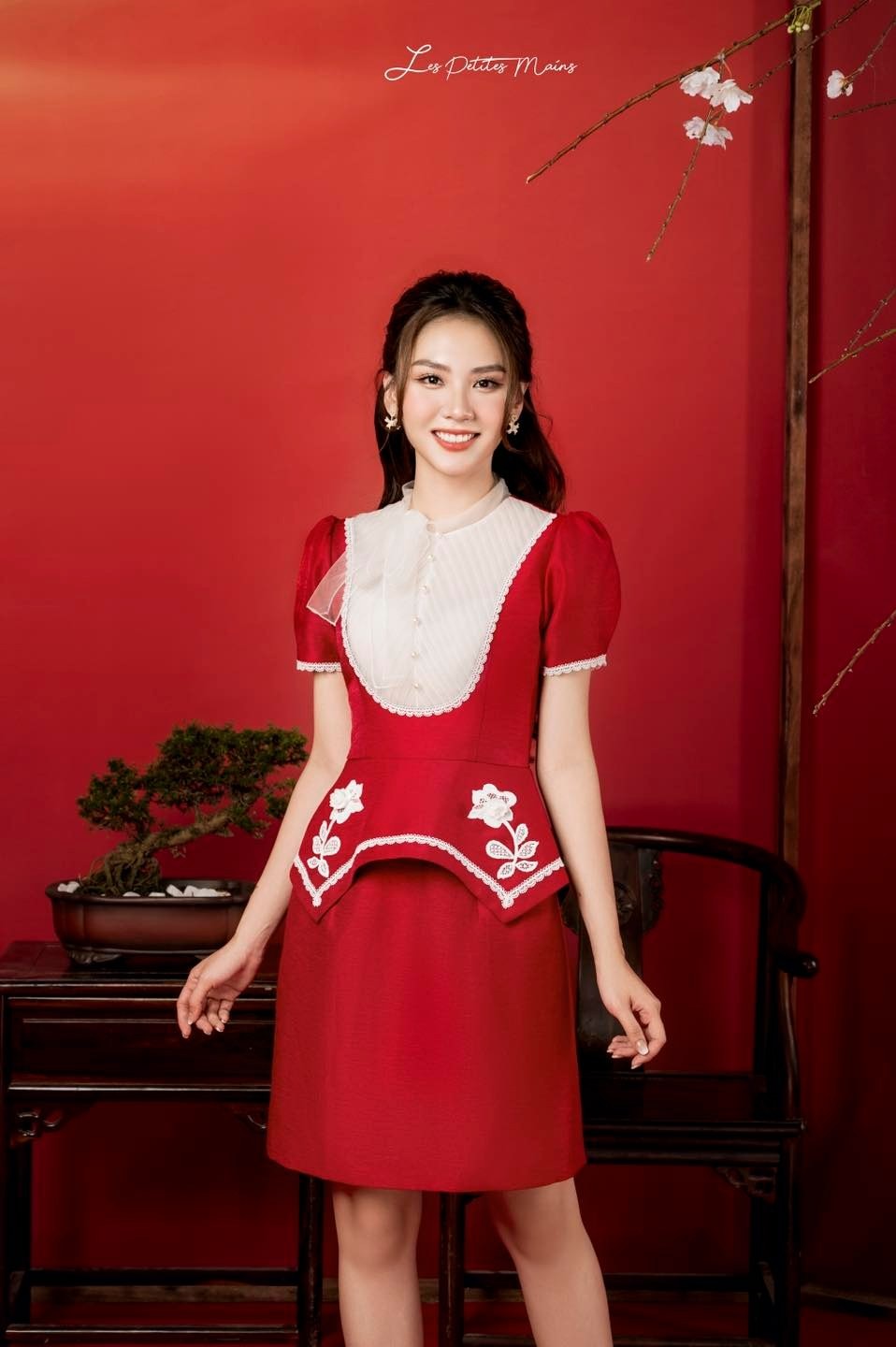 Mai Phương gắn liền với hàng loạt lùm xùm sau khi đăng quang