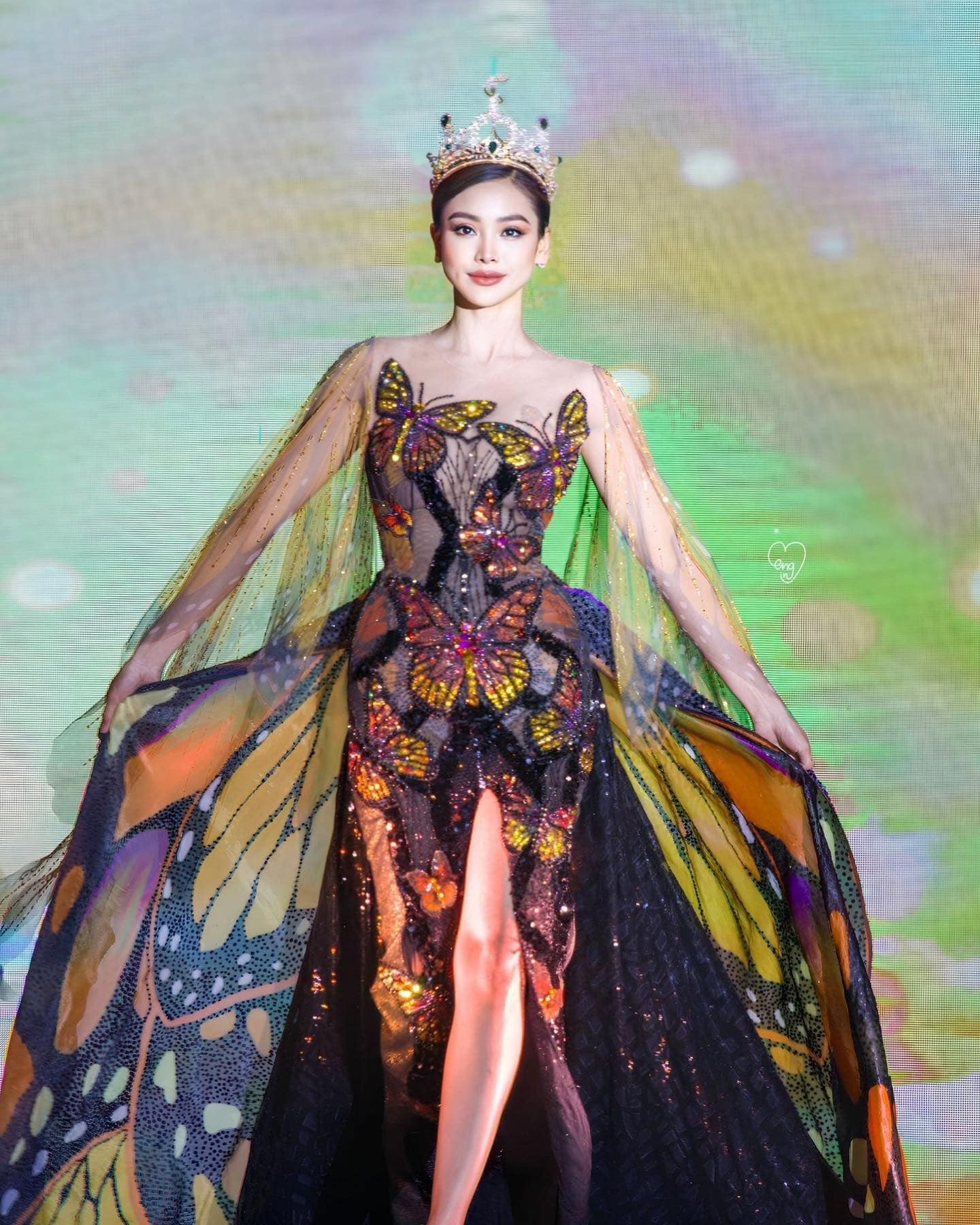 Engfa Waraha được lòng fan sắc đẹp sau khi đăng ký hiến cơ thể để phục vụ cho y học, đến antifan cũng 'quay xe'