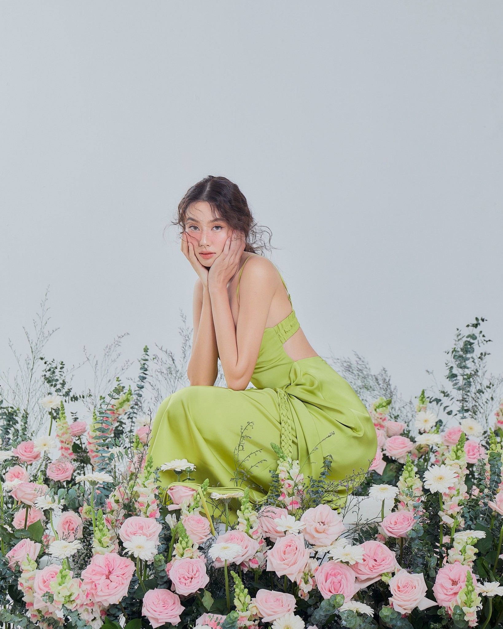 Sau nhiệm kỳ Hoa hậu Hòa bình Quốc tế, Thùy Tiên vẫn duy trì sức hút bền bỉ