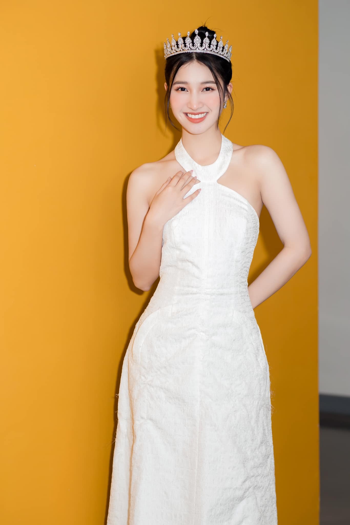 Nhan sắc ấn tượng của Á hậu 2 Miss World Vietnam 2022 - Phương Nhi