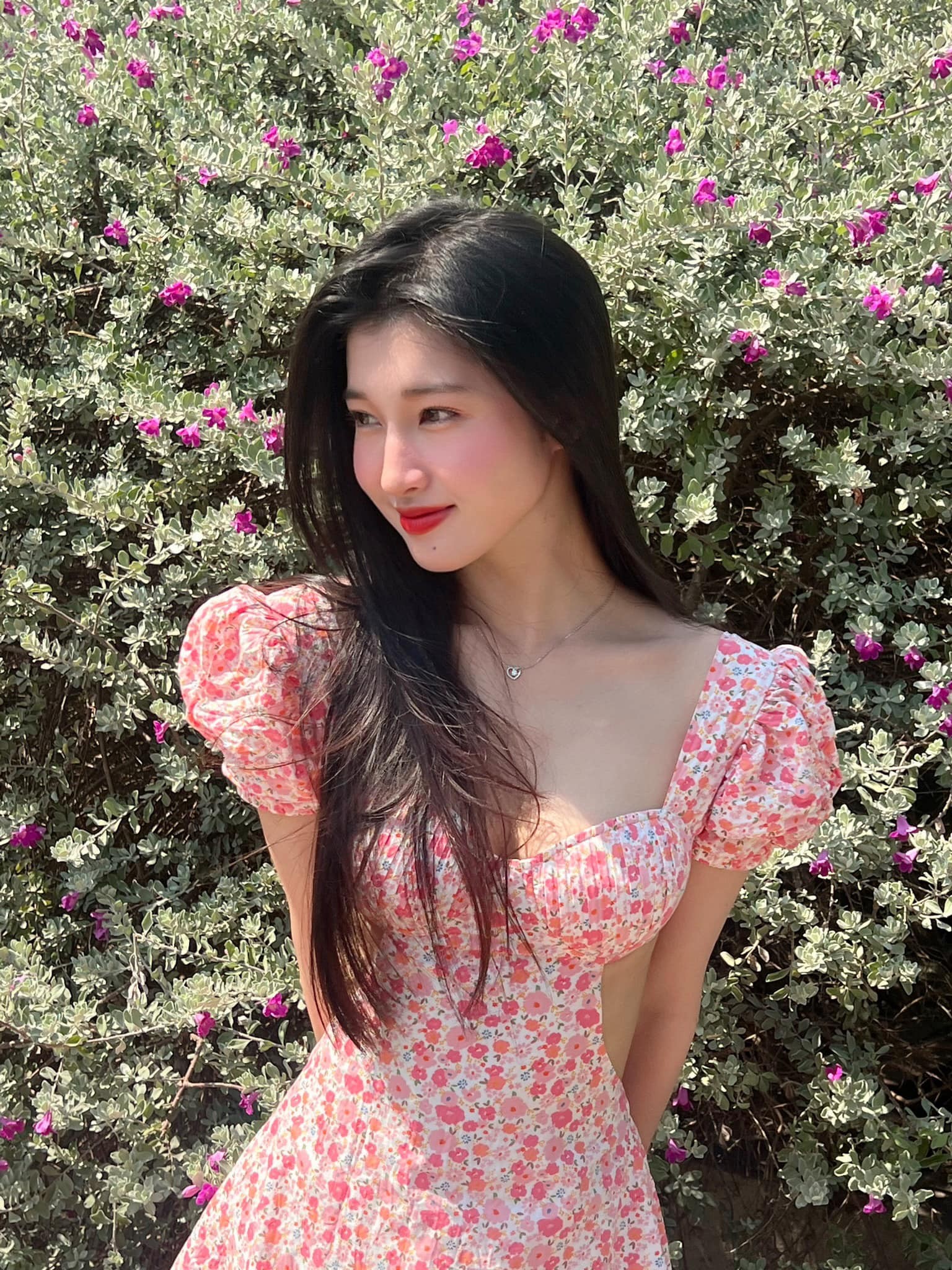 Phương Nhi hóa nàng thơ đẹp mơ màng khiến bao người mê đắm