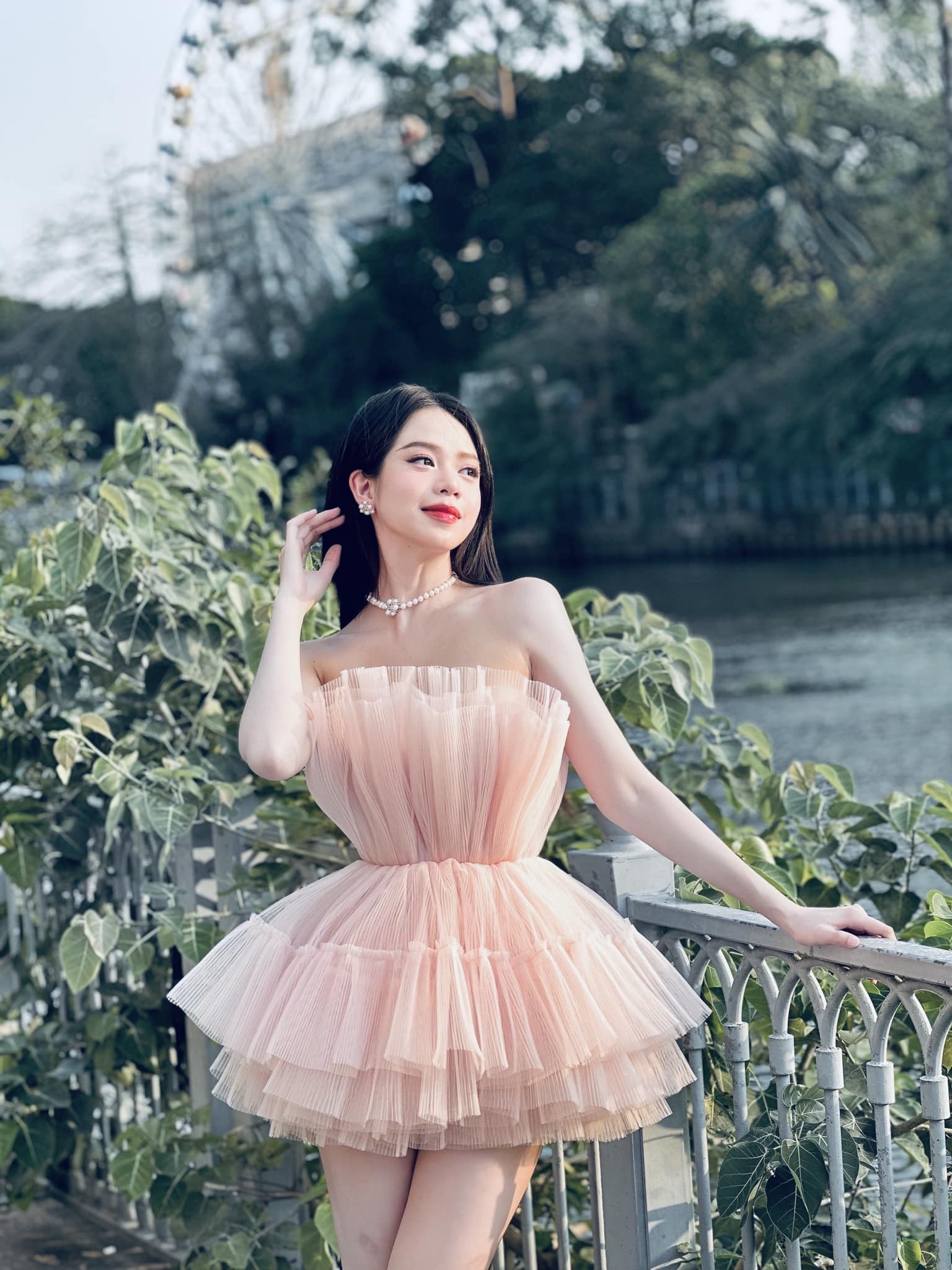 Thanh Thủy hiện đang tiếp tục theo học Đại học Ngoại ngữ Đà Nẵng, song song với việc thực sứ mệnh của  1 Hoa hậu