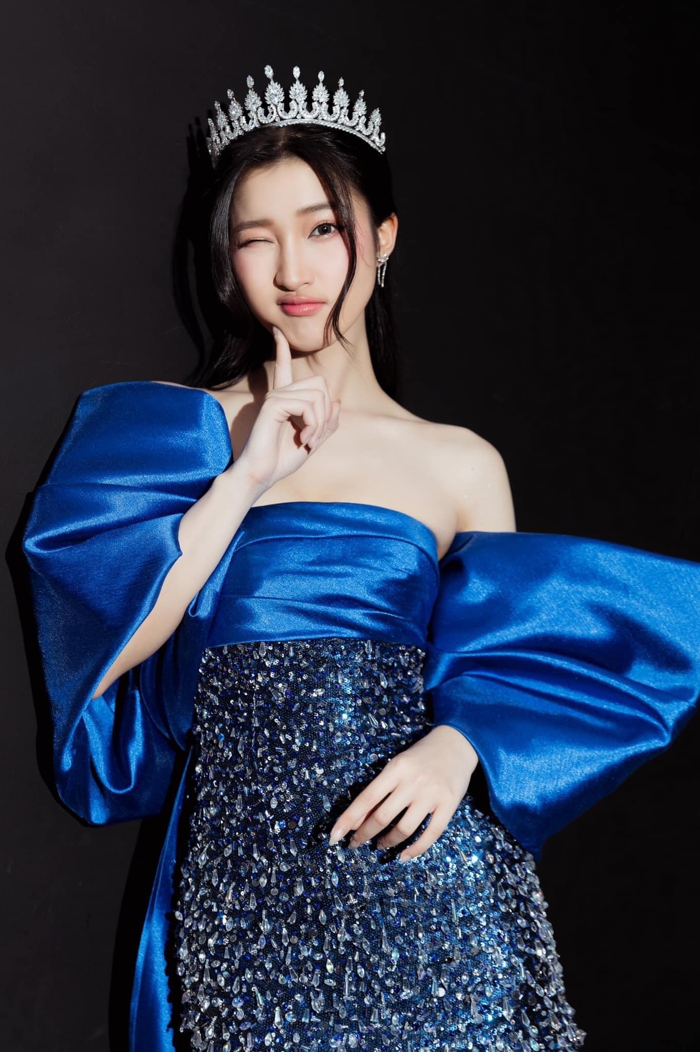 Phương Nhi ngày càng chứng minh sức ảnh hưởng của mình nhờ nhan sắc xinh đẹp