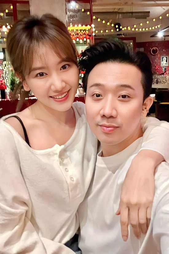 Valentine của sao Việt: Đông Nhi 'cảm lạnh', Trấn Thành nói lời yêu Hari Won, khủng nhất là Việt Hương - Ảnh 1 Valentine của sao Việt: Đông Nhi 'cảm lạnh', Trấn Thành nói lời yêu Hari Won, khủng nhất là Việt Hương - Ảnh 1