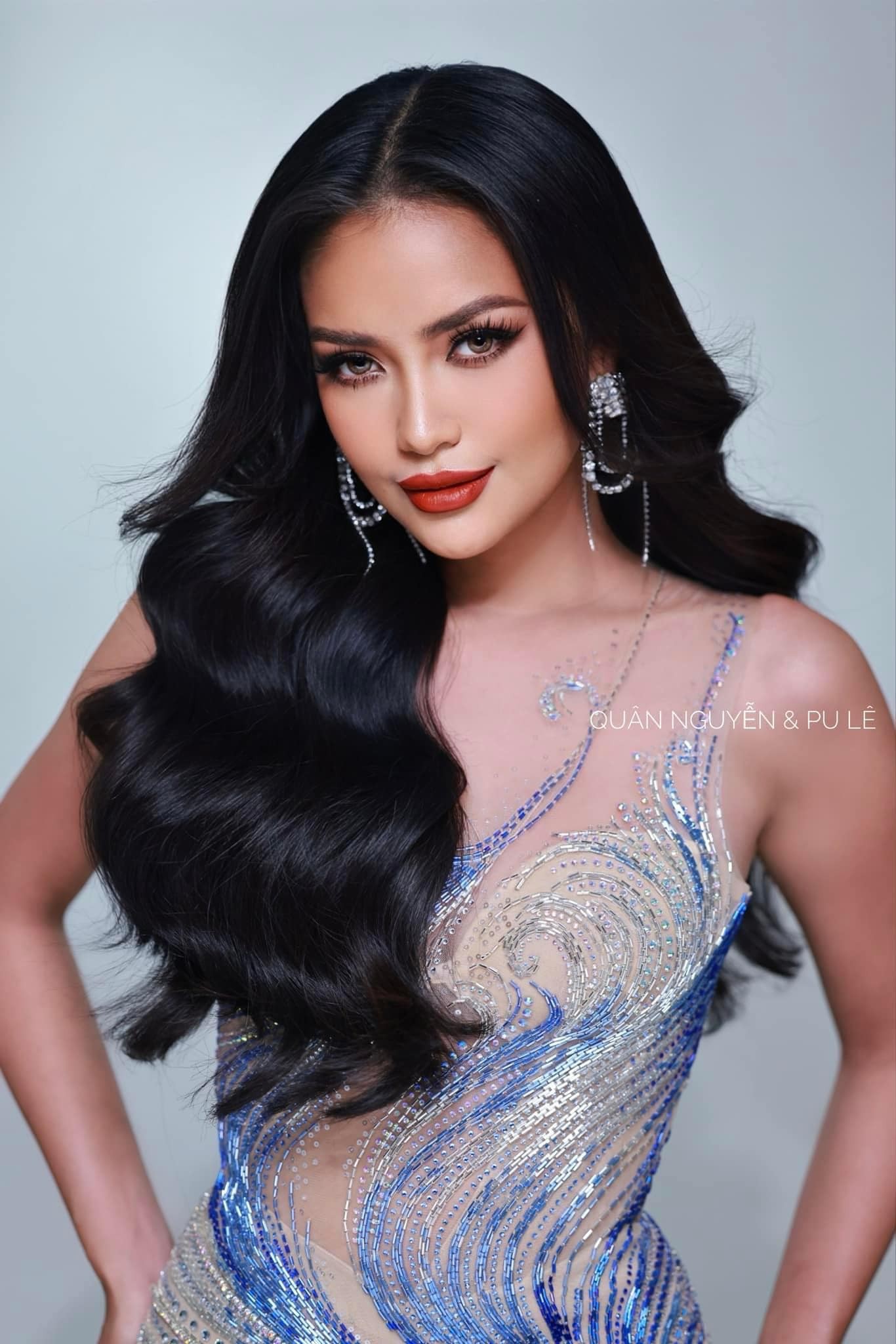 Ngọc Châu xuất hiện tại sự kiện chung kết Miss Charm với diện mạo chặt chém