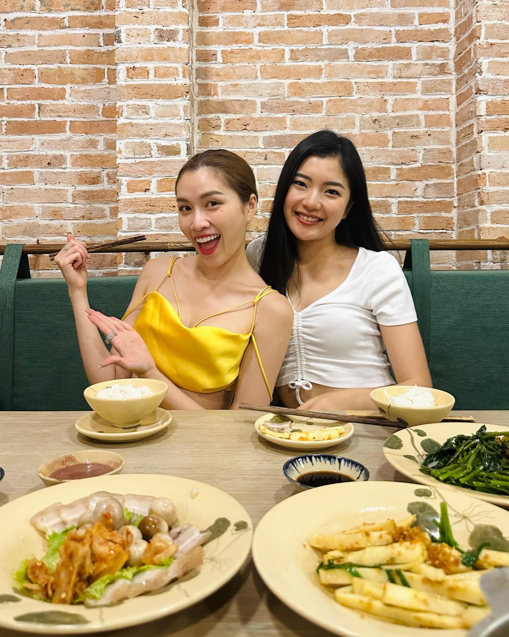 Thanh Thanh Huyền tạm biệt hội chị em