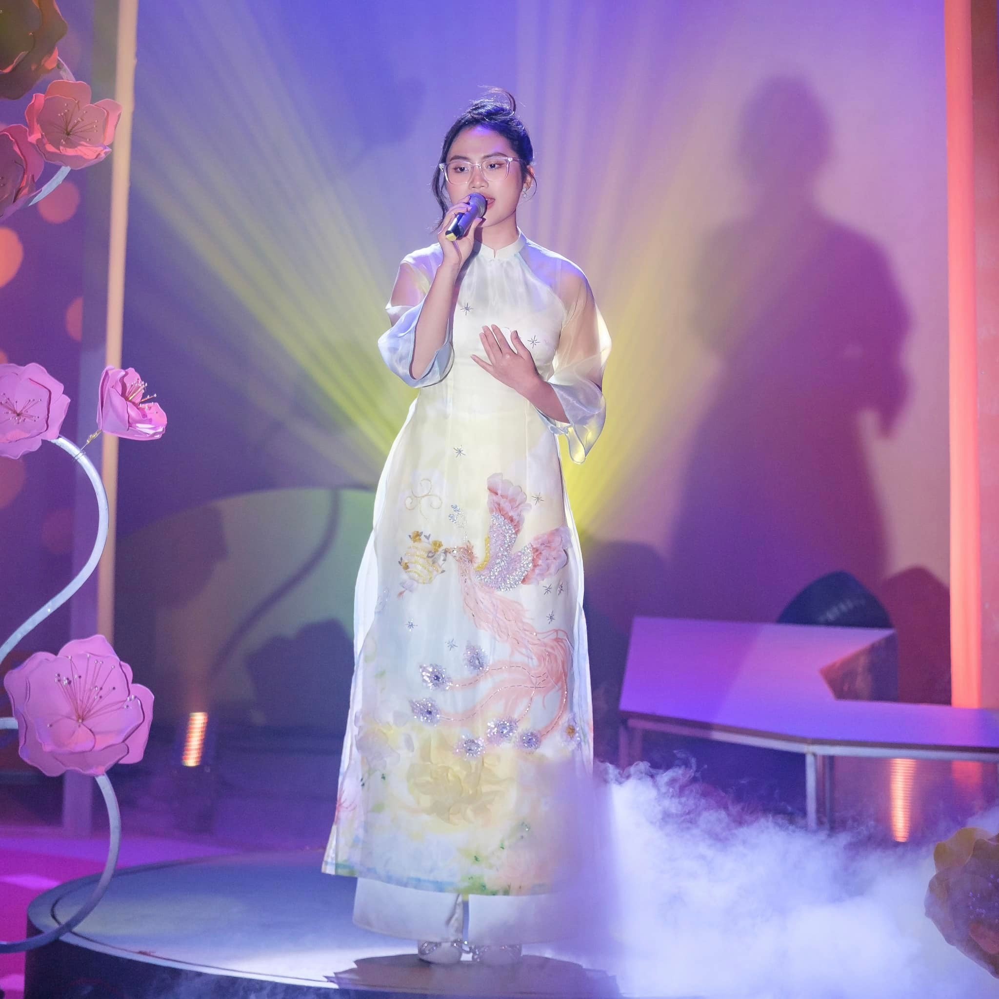 Làm CEO ở tuổi 20, Phương Mỹ Chi ngày càng 'nhuận sắc', trưởng thành - Ảnh 2