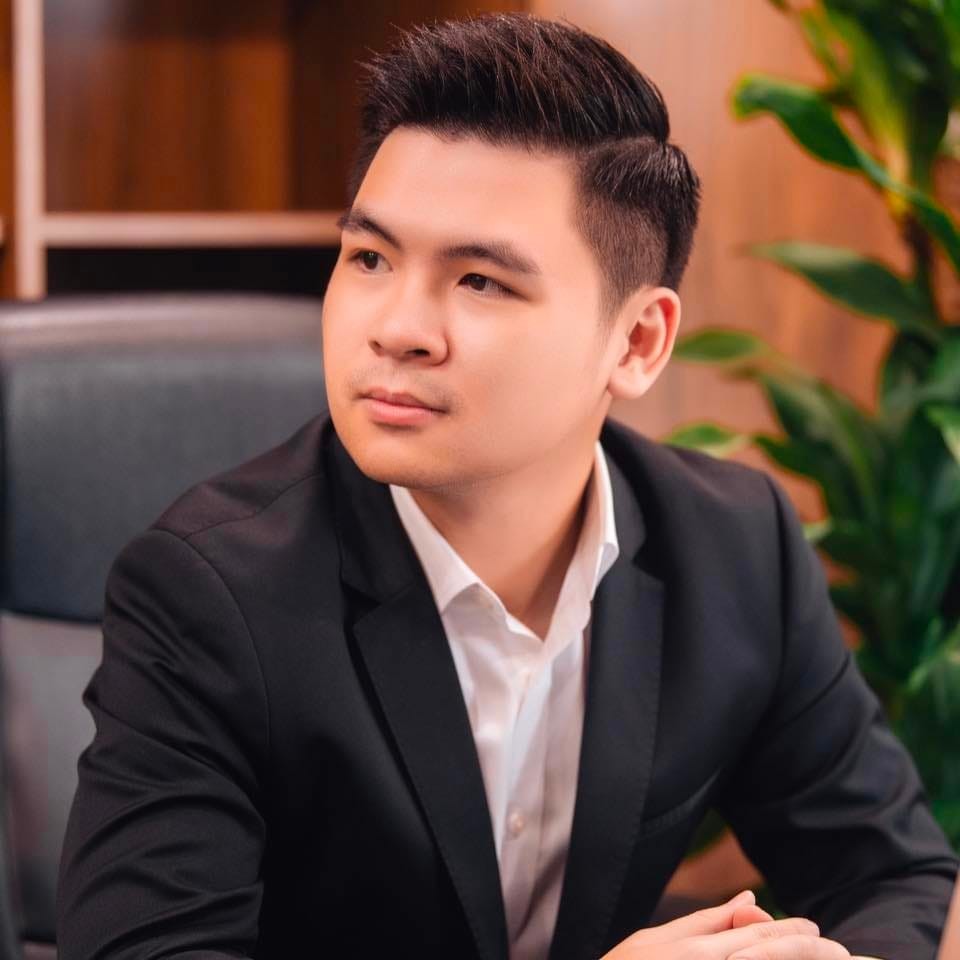 Chồng Đỗ Mỹ Linh được khen ngợi tuổi trẻ tài cao