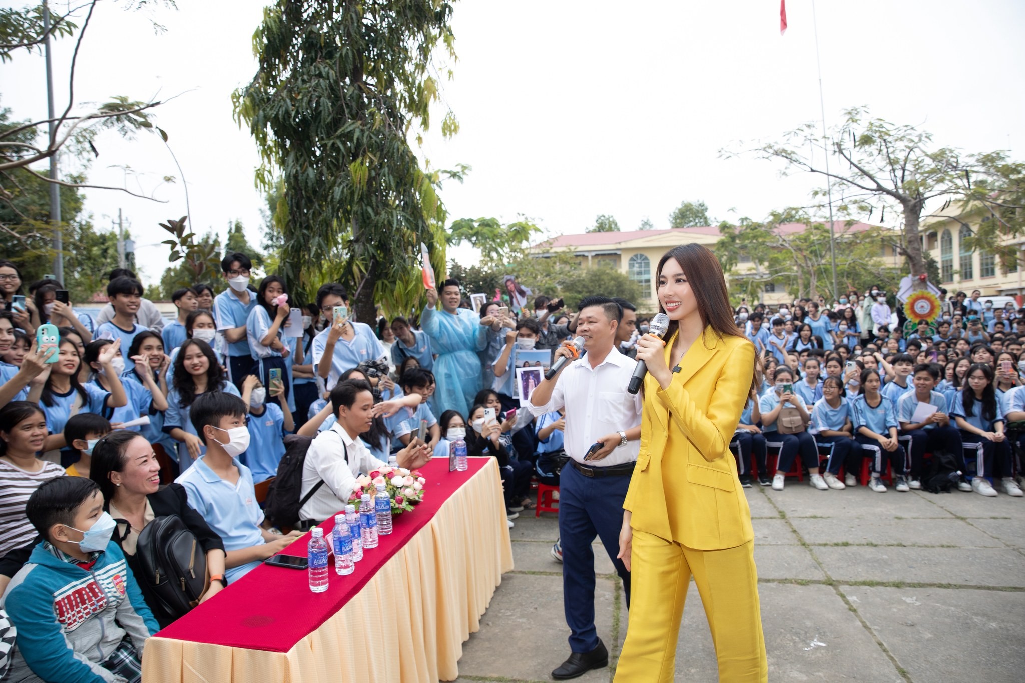 Thùy Tiên có những đóng góp cho cộng đồng