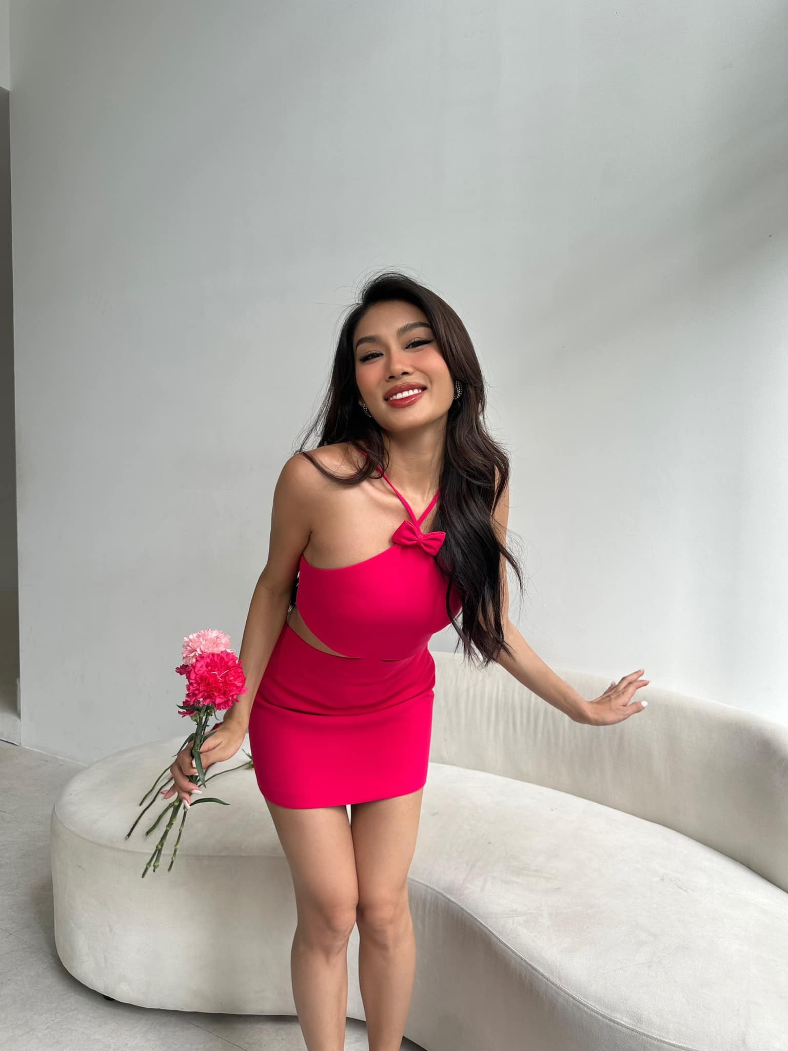 Thảo Nhi Lê gây ấn tượng bởi nhan sắc xinh đẹp, khả năng ngoại ngữ tốt...