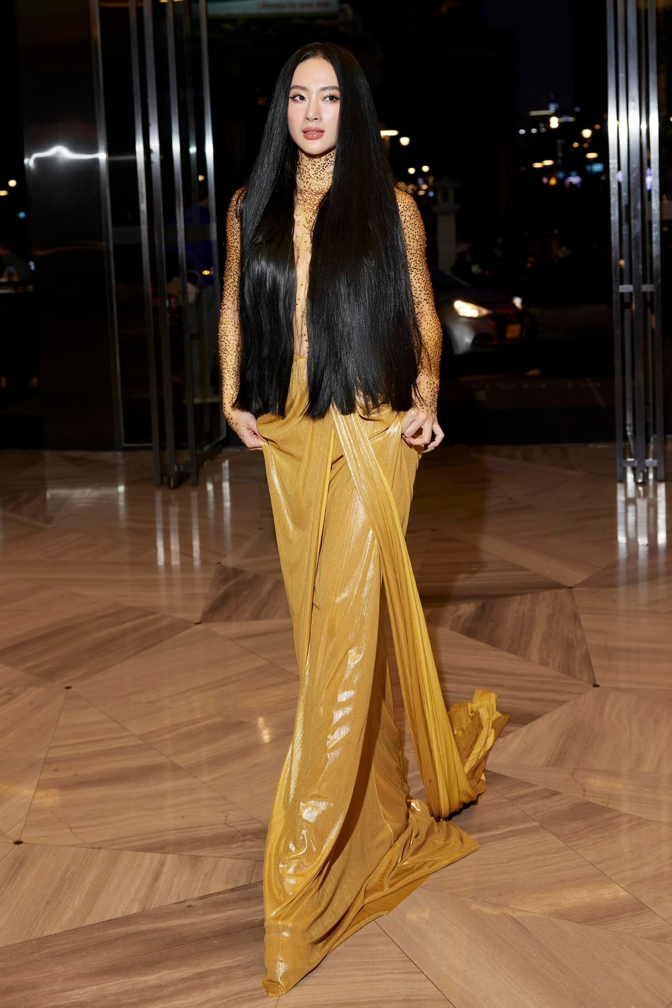 Angela Phương Trinh xuất hiện tại một sự kiện thời trang với tạo hình độc lạ