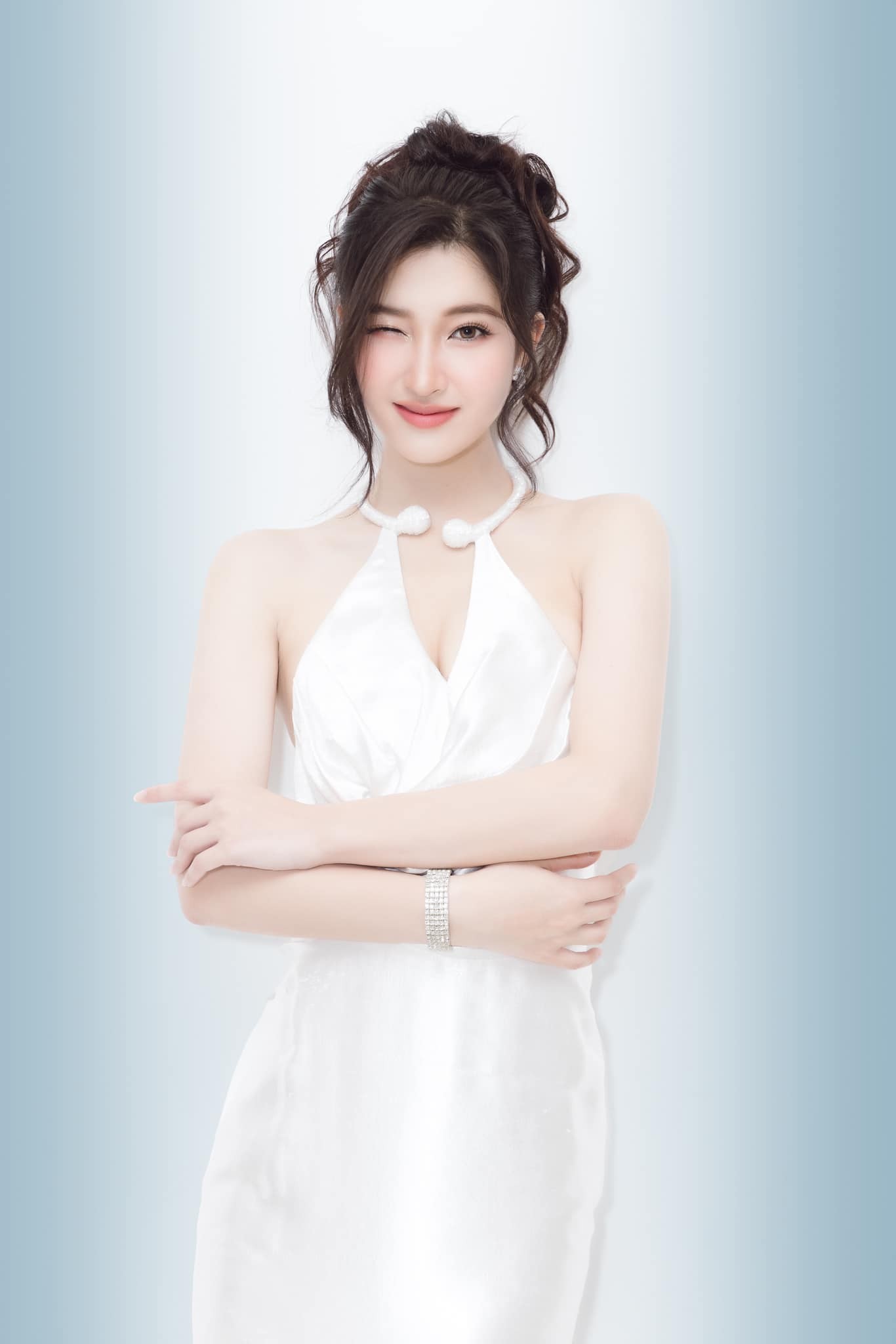 Phương Nhi xinh đẹp tựa minh tinh Hong Kong trong sự kiện gần đây