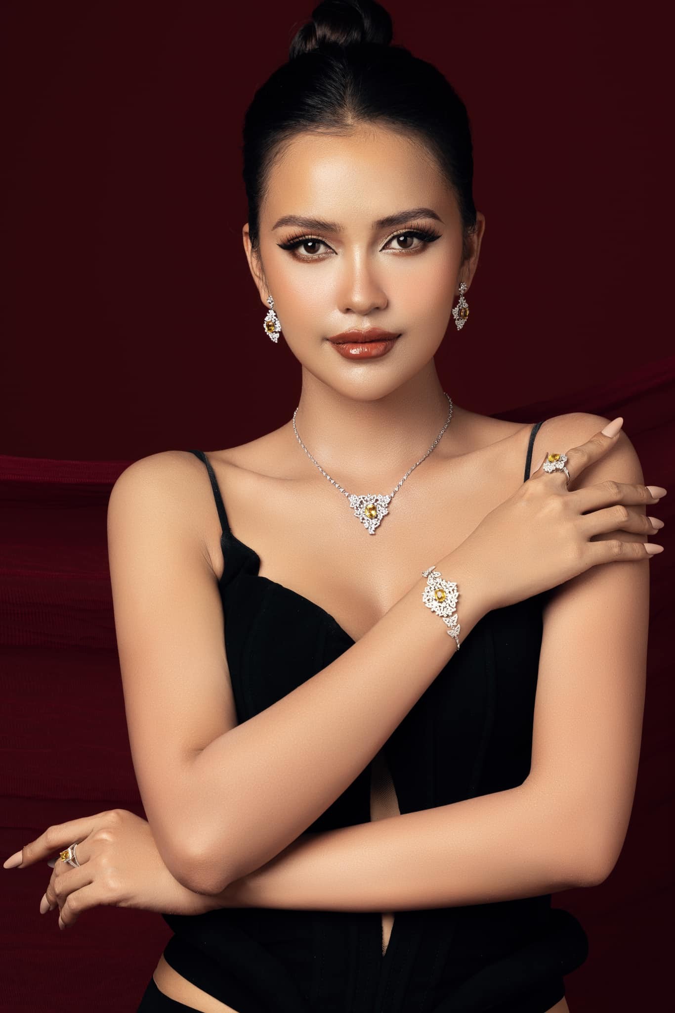 Trở về từ Miss Universe 2022, sức nóng của Ngọc Châu bỗng tuột dốc