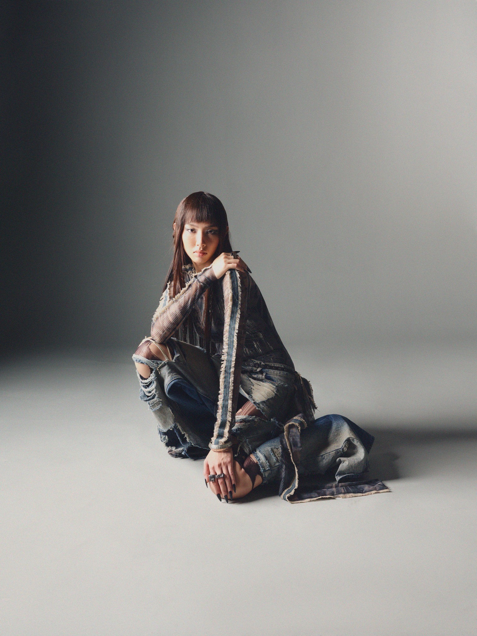 Màu sắc mới lạ của Thùy Tiên khiến netizen không khỏi thích thú. Ảnh: Latui