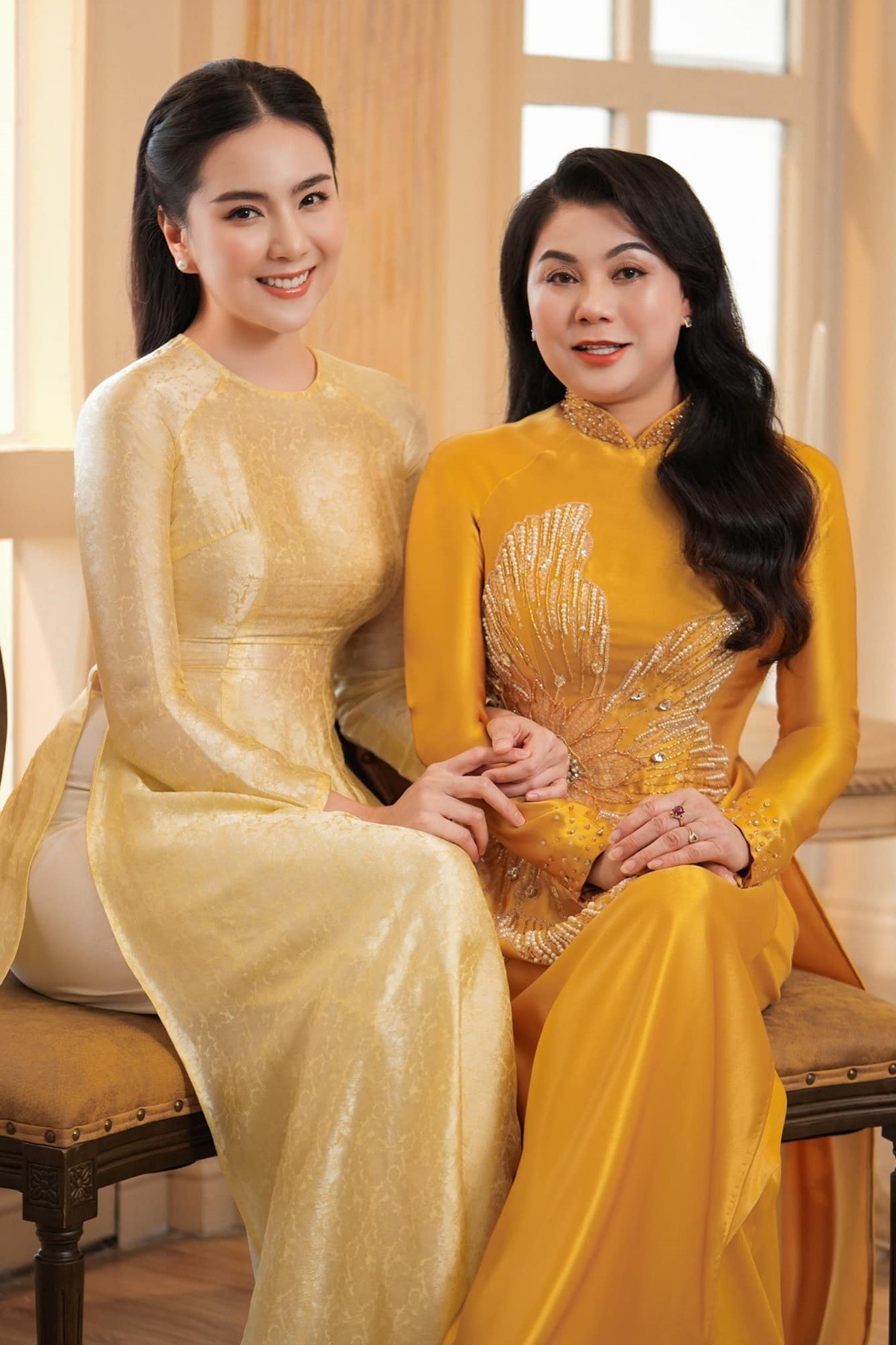 Mai Ngọc và mẹ xinh đẹp