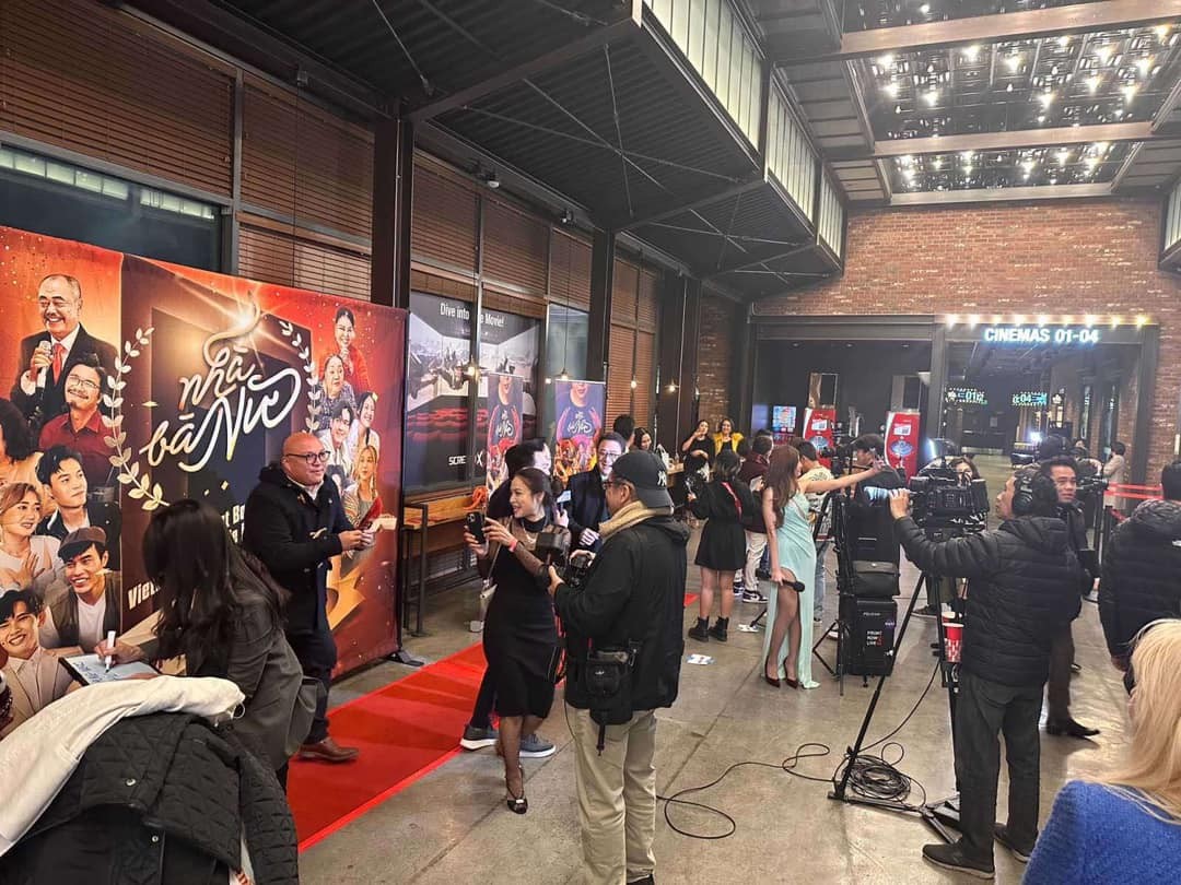 Trấn Thành chia sẻ hình ảnh buổi ra mắt Nhà Bà Nữ tại Mỹ, ngầm khẳng định sức hút. Ảnh: FB Trấn Thành