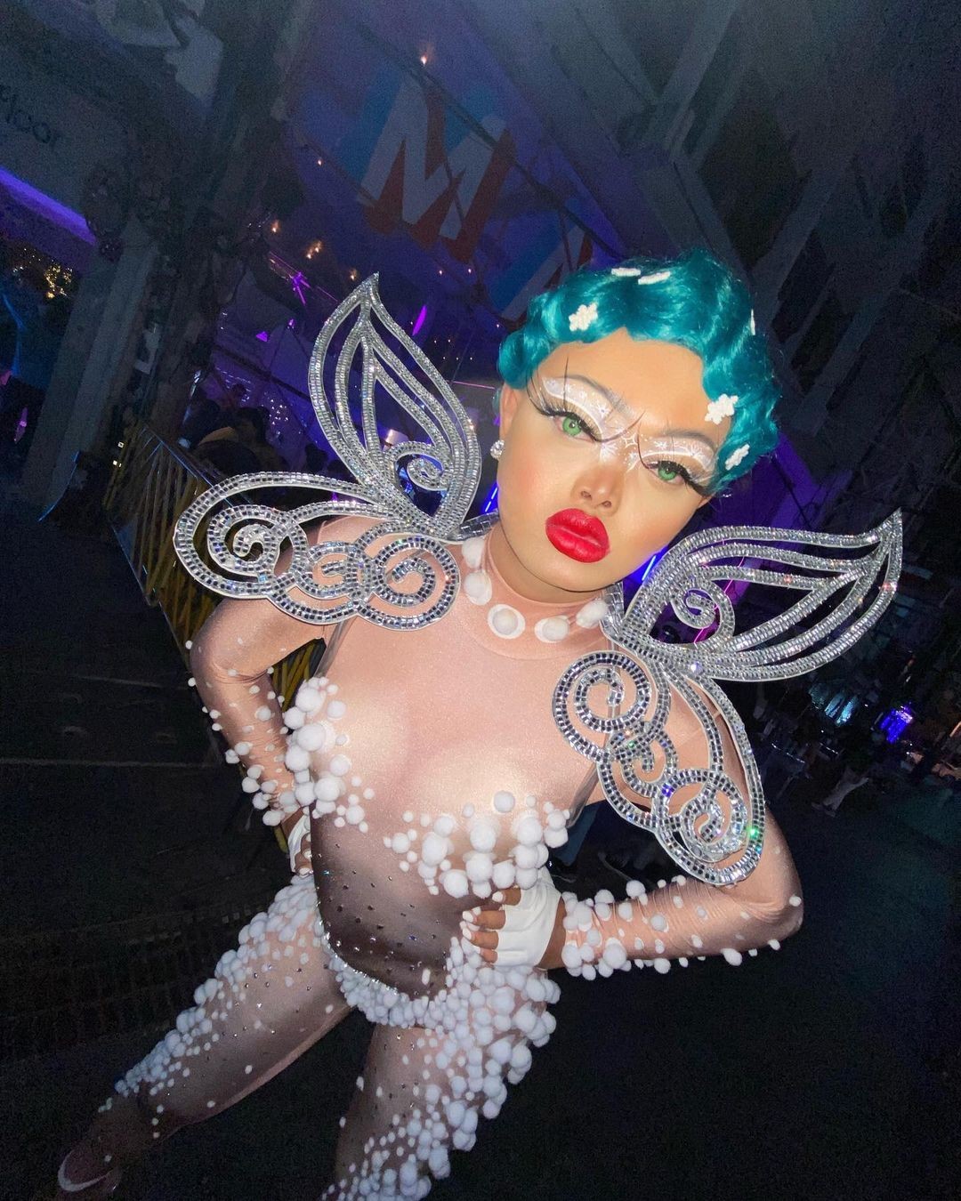 Thần thái của nàng hậu được fan sắc đẹp đánh giá cao