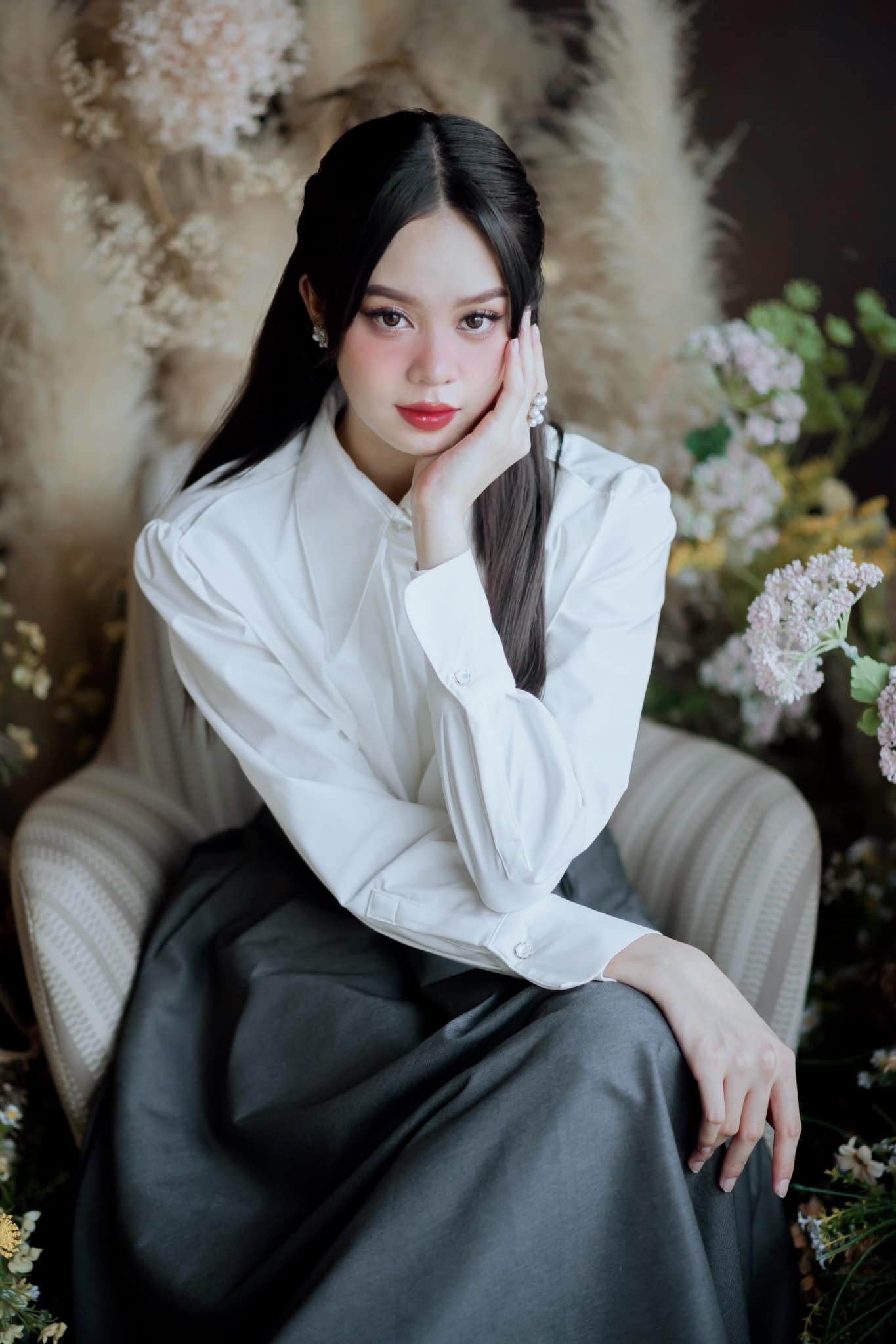 Thanh Thủy biến hóa chuẩn 'tắc kè hoa'