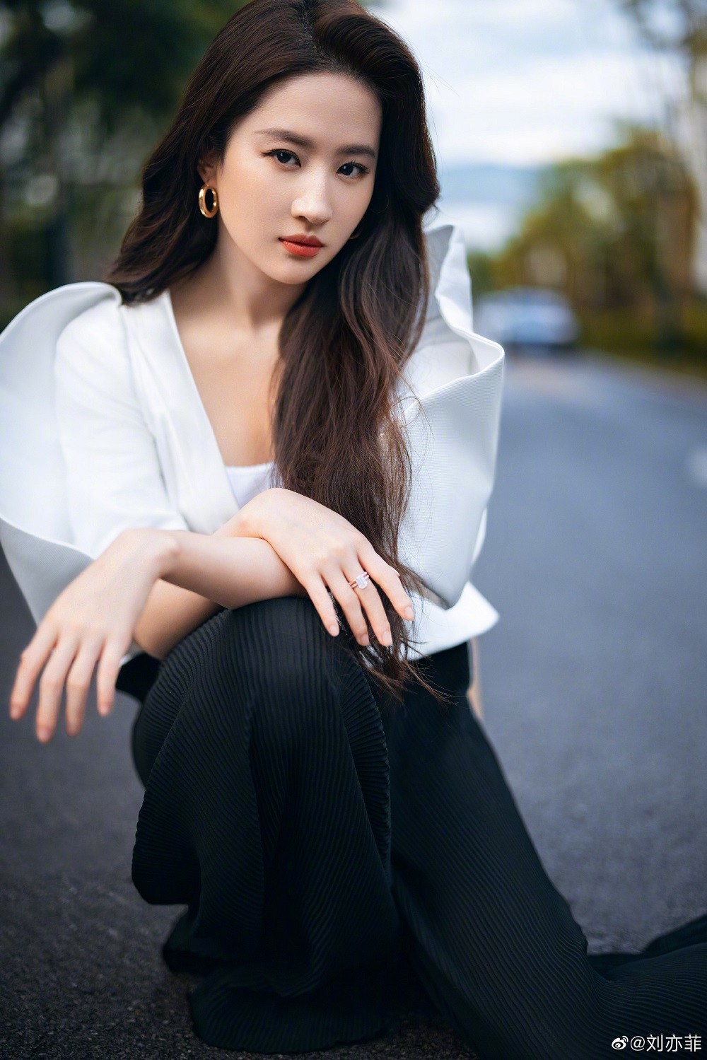 Tại Hoa ngữ, danh xưng 'thần tiên tỷ tỷ' chỉ được dùng 'độc quyền' cho nữ diễn Lưu Diệc Phi