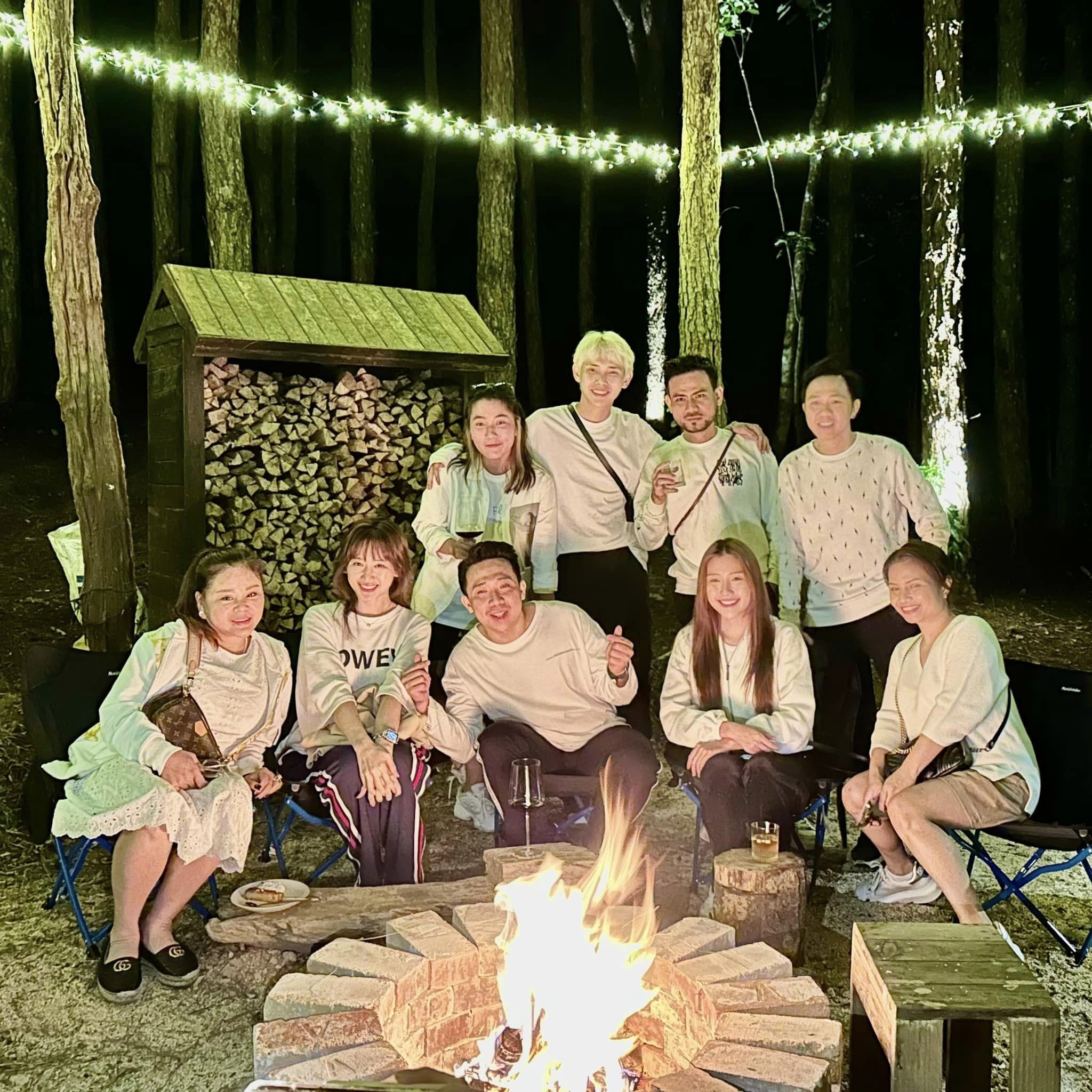 Trấn Thành tận hưởng hạnh phục bên gia đình, đồng nghiệp