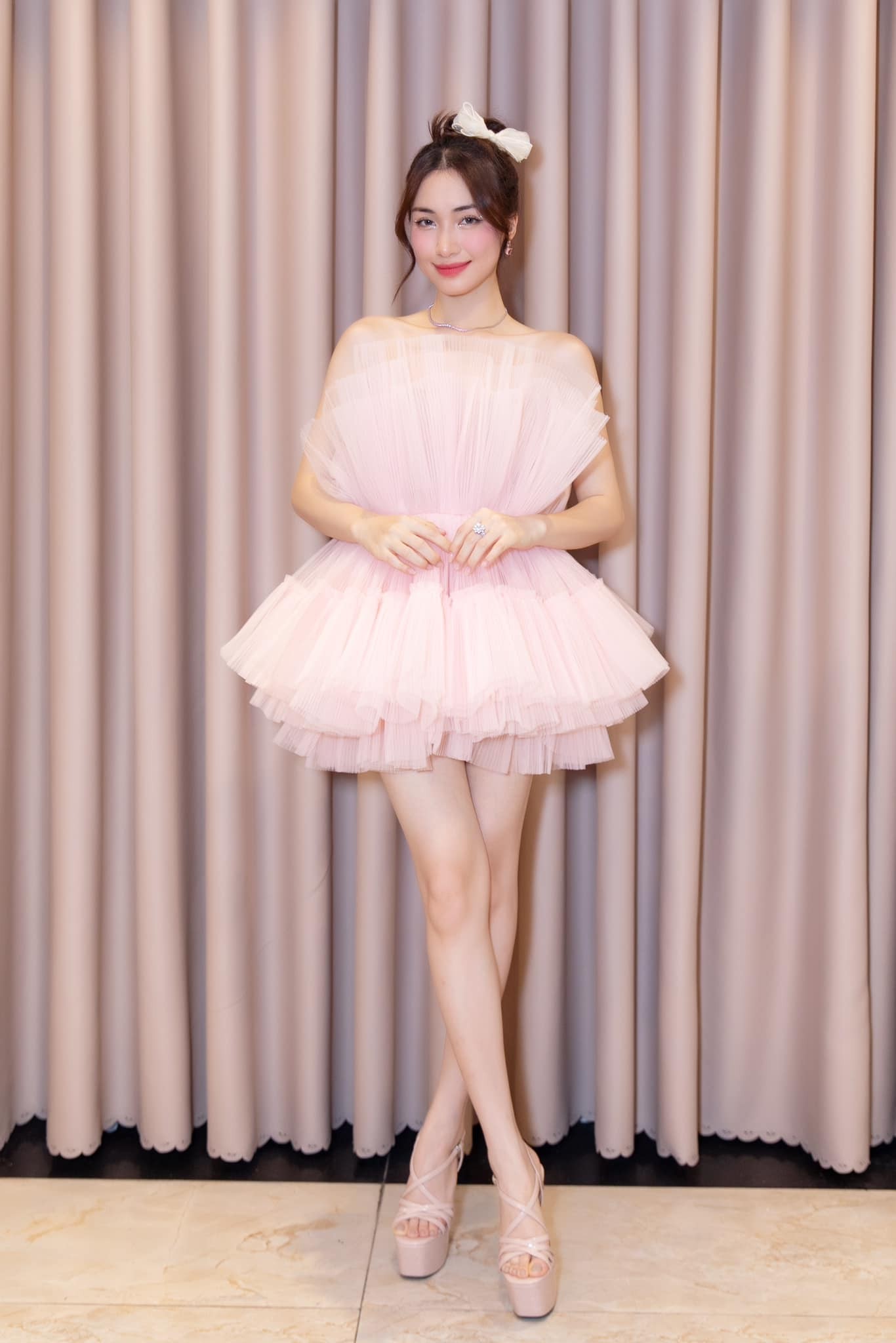 Không chỉ 'đắt show', Hòa Minzy còn là gương mặt vàng của các thương hiệu