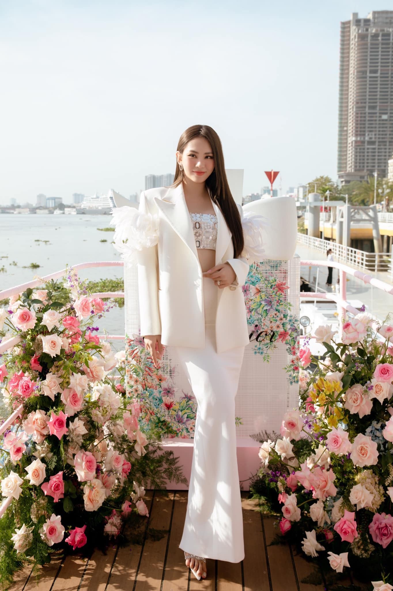 Phản ứng của Thiên Ân sau khi Mai Phương đọc sai tên giữa đám đông 5 Phản ứng của Thiên Ân sau khi Mai Phương đọc sai tên giữa đám đông 5