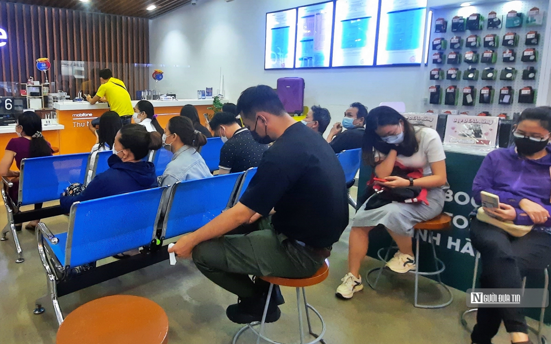 Ùn ùn chuẩn hóa thông tin thuê bao, các nhà mạng lên phương án hỗ trợ 1 Ùn ùn chuẩn hóa thông tin thuê bao, các nhà mạng lên phương án hỗ trợ 1