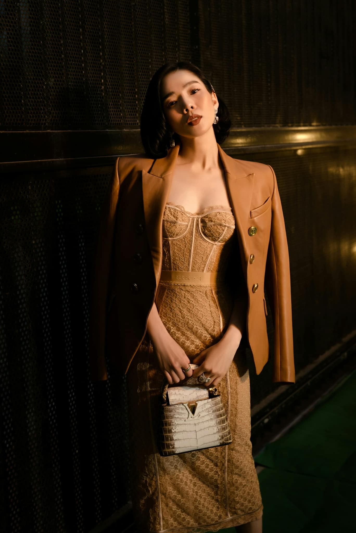 Lệ Quyên trở thành 'tượng đài nhan sắc' của làng giải trí Việt