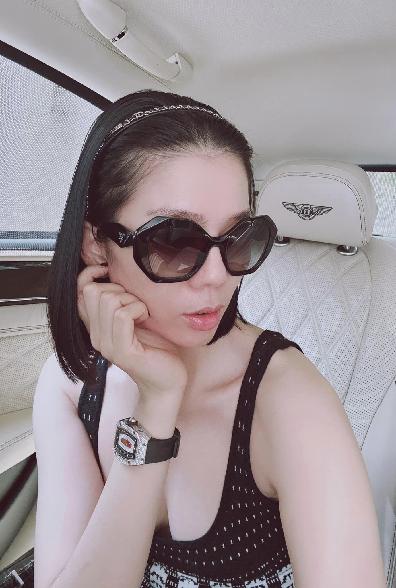 Lệ Quyên sở hữu gương mặt mộc hoàn hảo