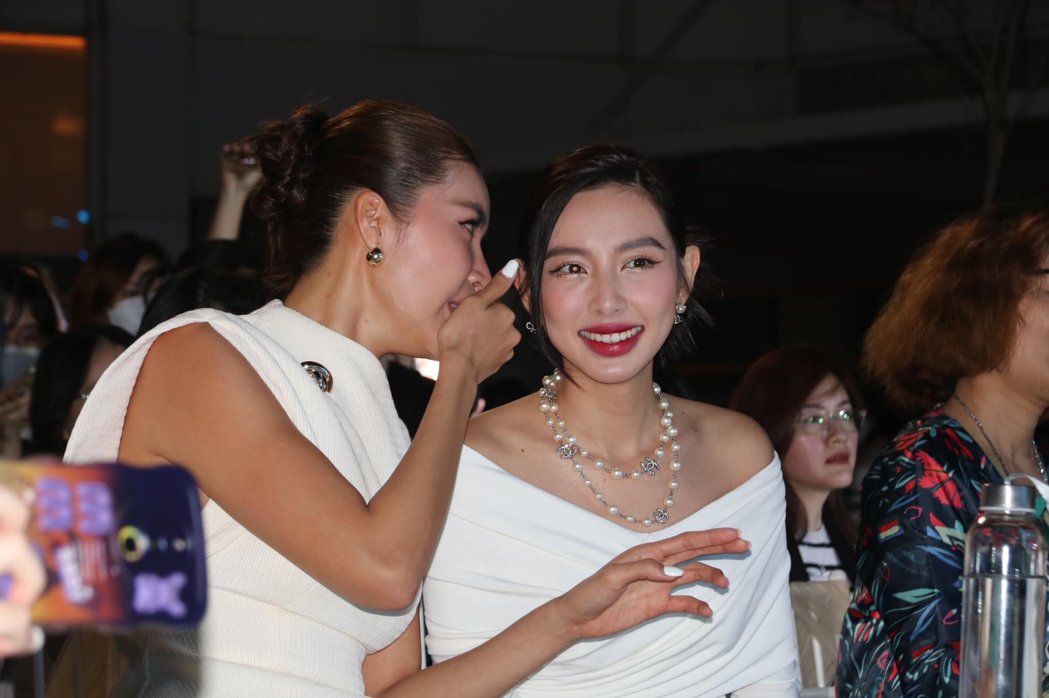 Lộ hình ảnh Thùy Tiên nằm co ro sau chuỗi ngày hối hả 'chạy show', fan sắc đẹp xót xa 5 Lộ hình ảnh Thùy Tiên nằm co ro sau chuỗi ngày hối hả 'chạy show', fan sắc đẹp xót xa 5
