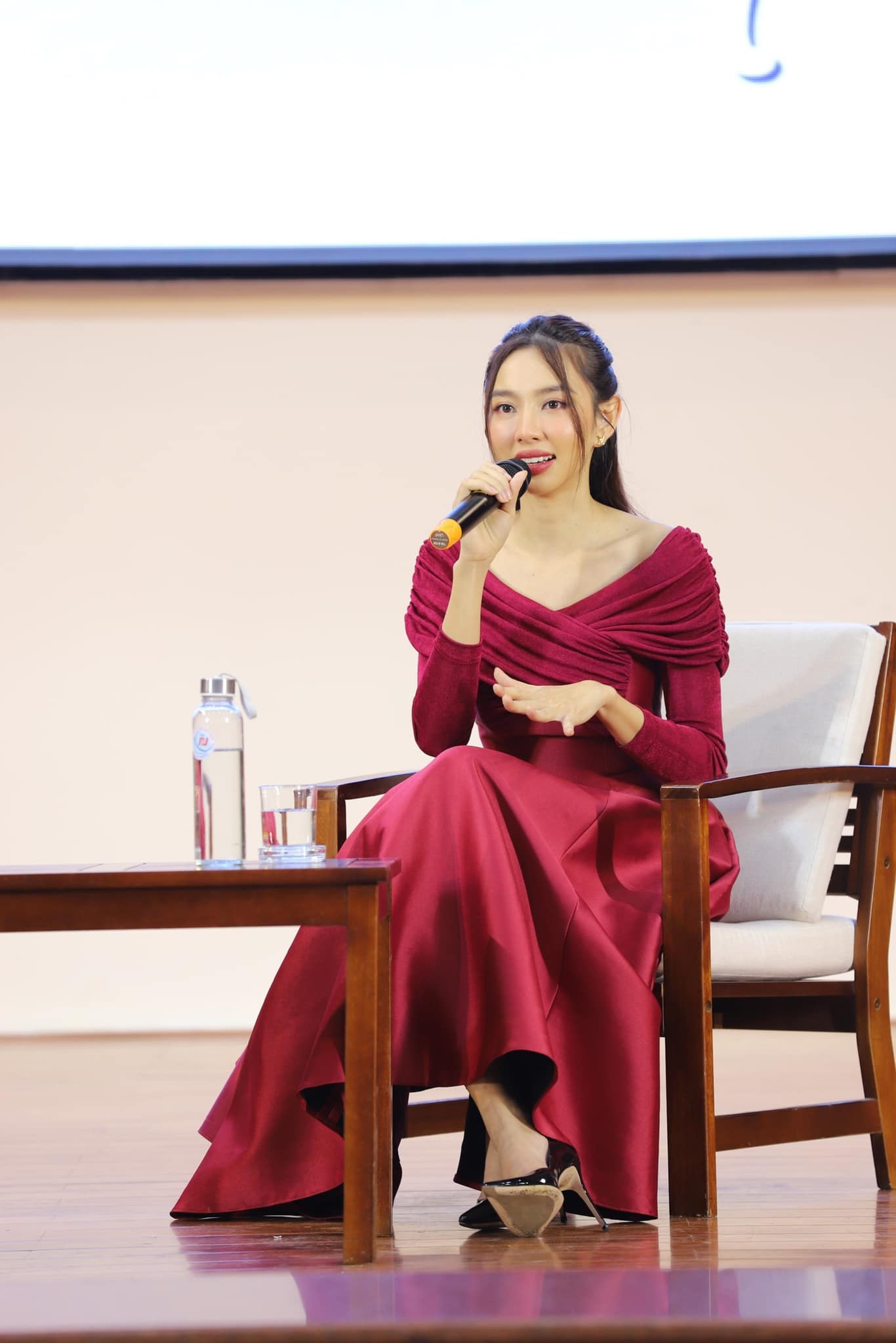 Thùy Tiên và hành trình lan tỏa sự tử tế sau khi kết thúc nhiệm kỳ 5 Thùy Tiên và hành trình lan tỏa sự tử tế sau khi kết thúc nhiệm kỳ 5