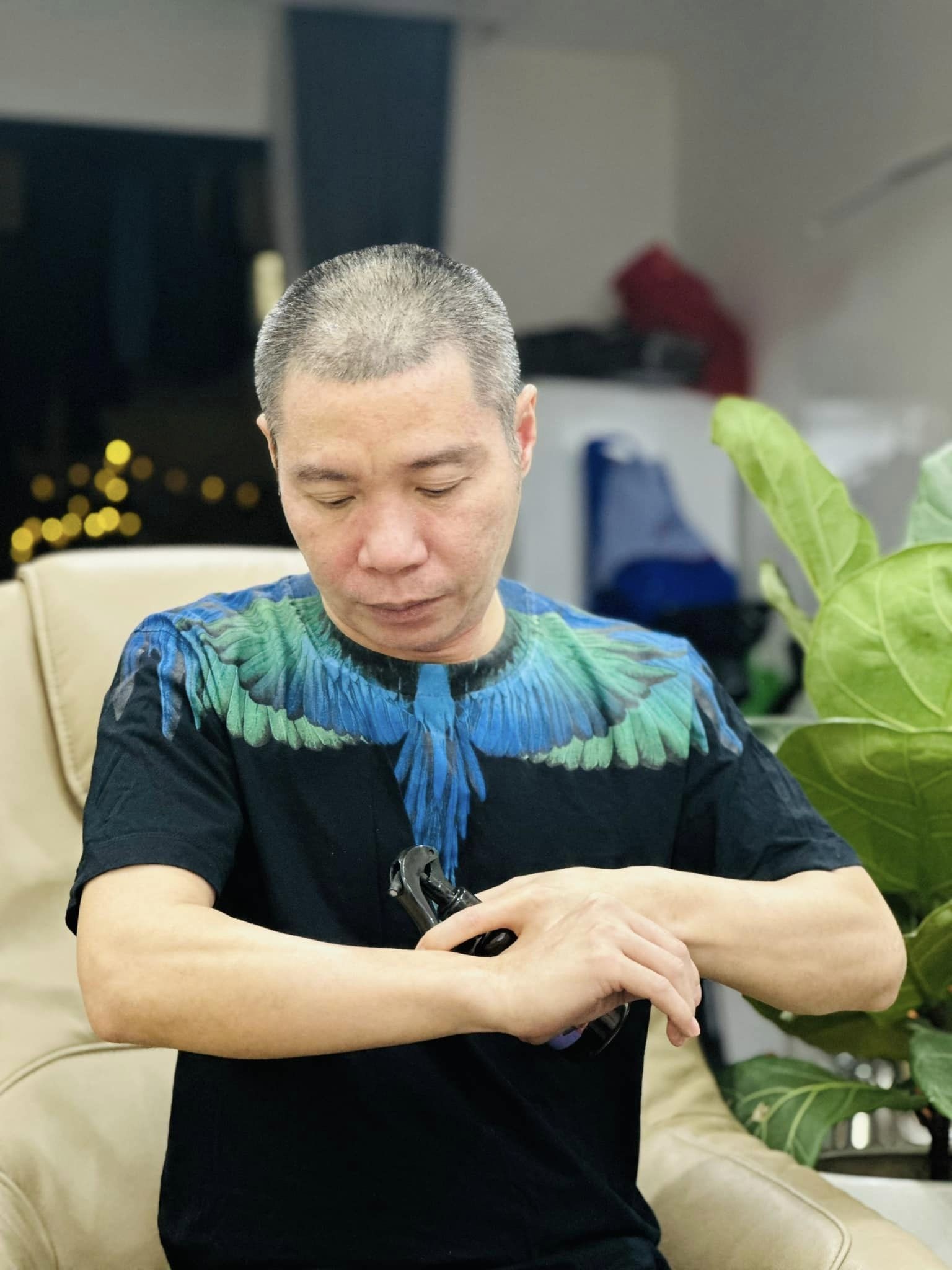 Xúc động hình ảnh Công Lý tập đi, ý chí kiên cường chiến thắng bệnh tật 1 Xúc động hình ảnh Công Lý tập đi, ý chí kiên cường chiến thắng bệnh tật 1