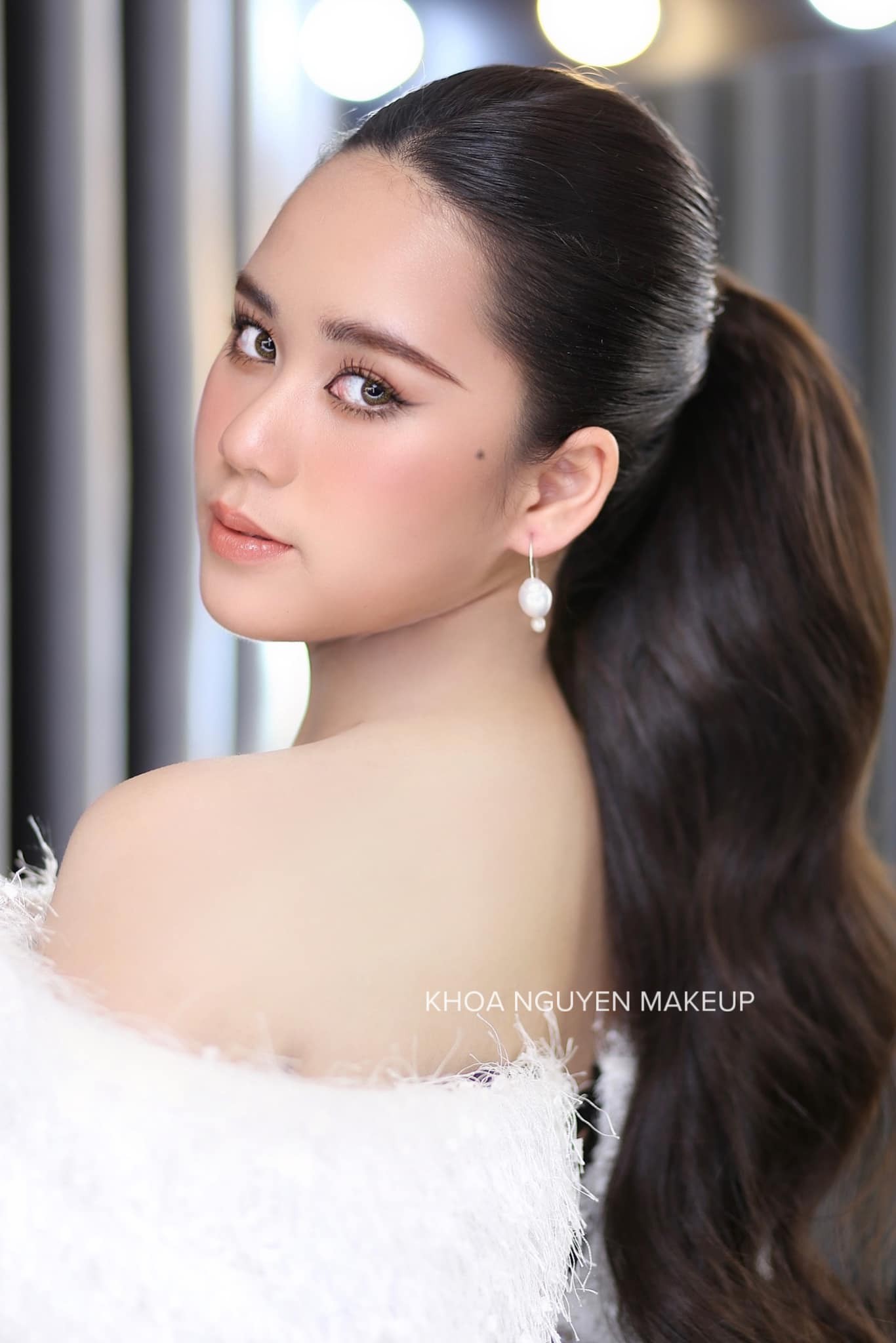 Gương mặt hài hòa của nàng hậu nhí đẹp 'bất chấp góc máy'