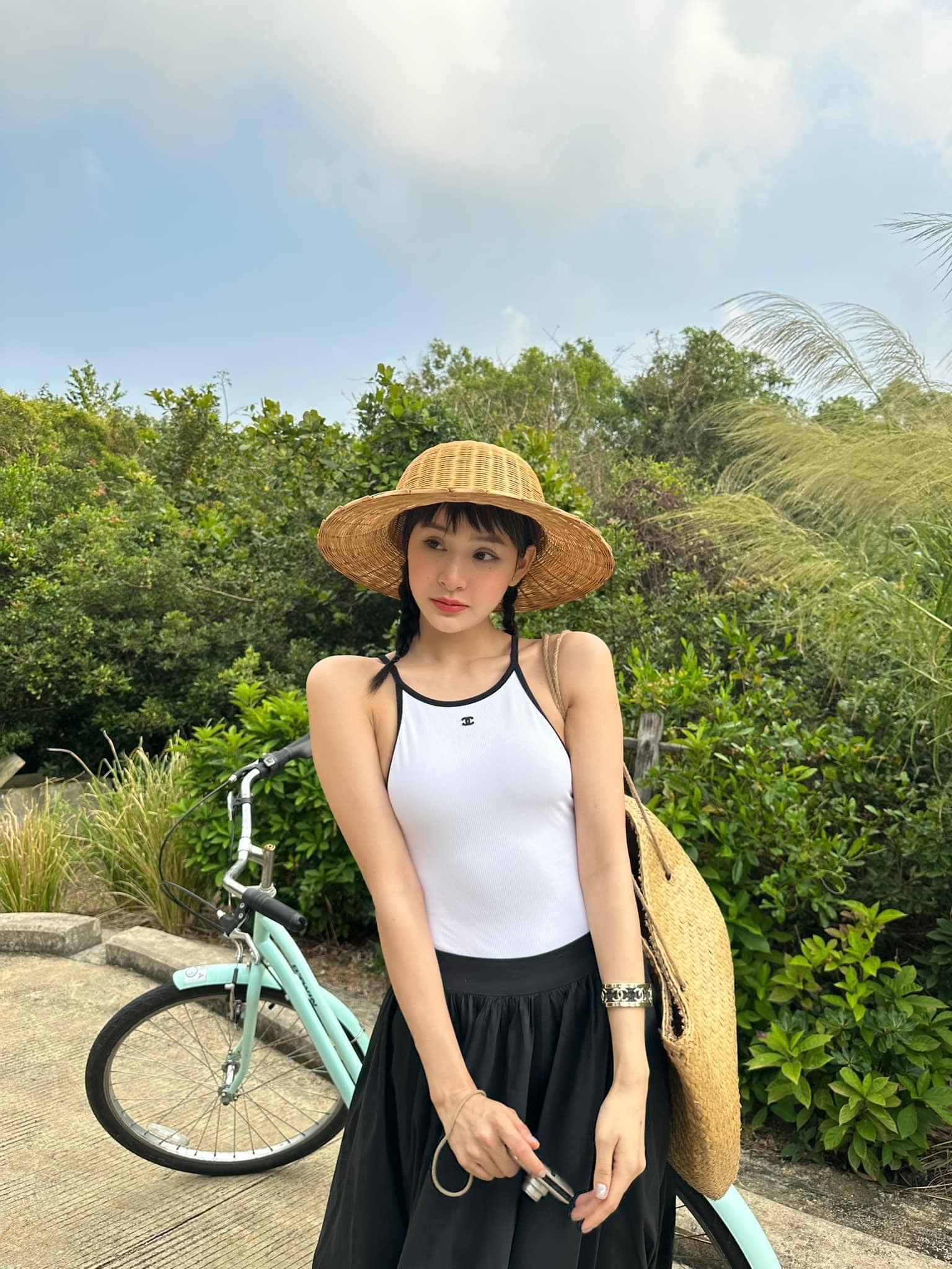 Hiền Hồ vẫn kiếm được số tiền lớn dù không đắt show như trước, biết được nguồn cung mà bất ngờ - Ảnh 1 Hiền Hồ vẫn kiếm được số tiền lớn dù không đắt show như trước, biết được nguồn cung mà bất ngờ - Ảnh 1