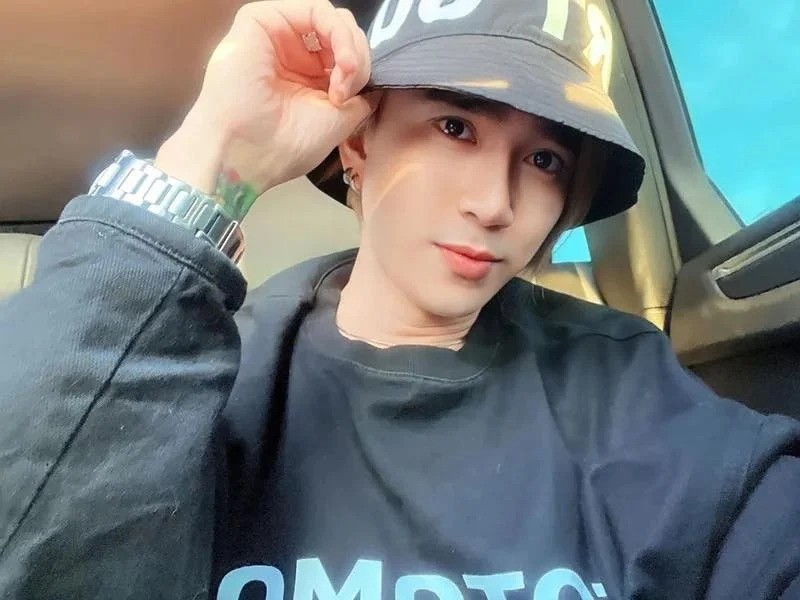 Chi Dân từng gây bất ngờ với gương mặt thon gọn, nữ tính Chi Dân từng gây bất ngờ với gương mặt thon gọn, nữ tính