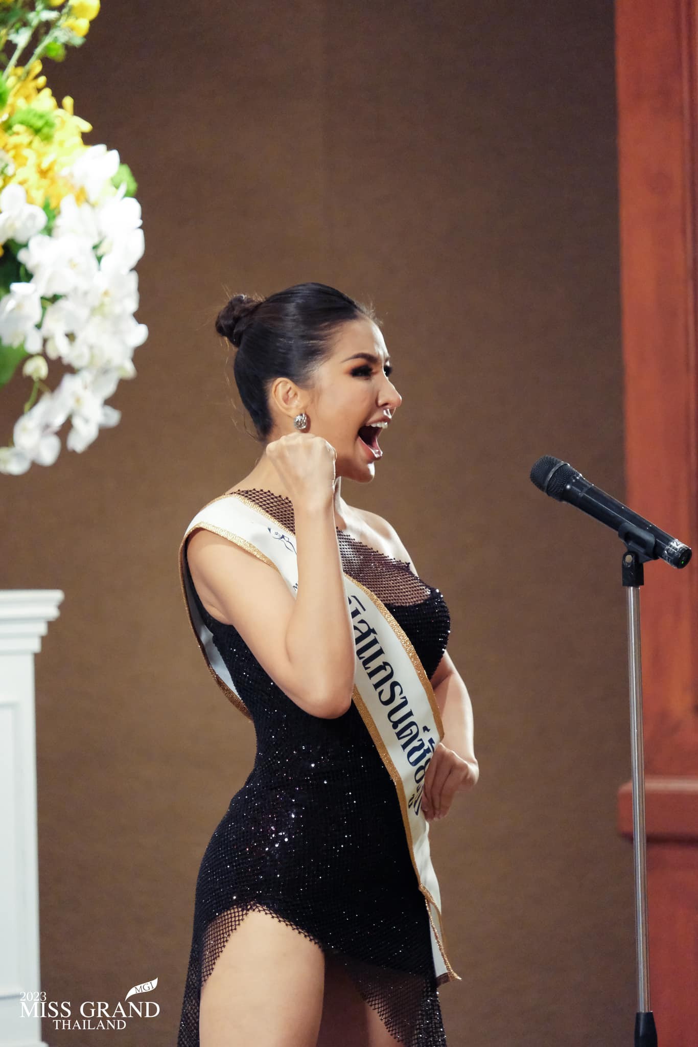 Video: Đến hẹn lại lên, CDM bật cười trước màn hô tên 'độc lạ' của thí sinh Miss Grand Thái Lan 2023 4 Video: Đến hẹn lại lên, CDM bật cười trước màn hô tên 'độc lạ' của thí sinh Miss Grand Thái Lan 2023 4