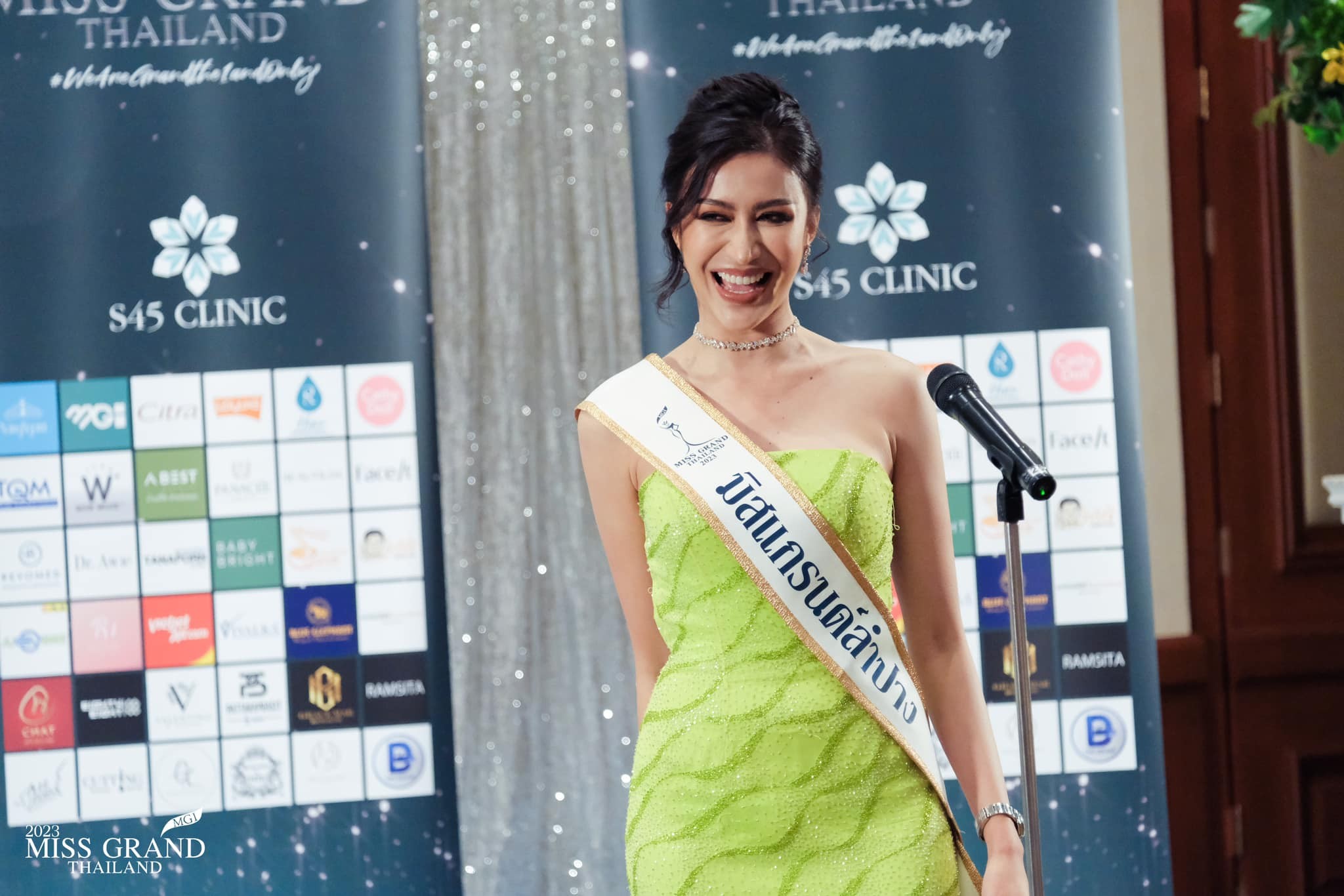 Video: Đến hẹn lại lên, CDM bật cười trước màn hô tên 'độc lạ' của thí sinh Miss Grand Thái Lan 2023 3 Video: Đến hẹn lại lên, CDM bật cười trước màn hô tên 'độc lạ' của thí sinh Miss Grand Thái Lan 2023 3