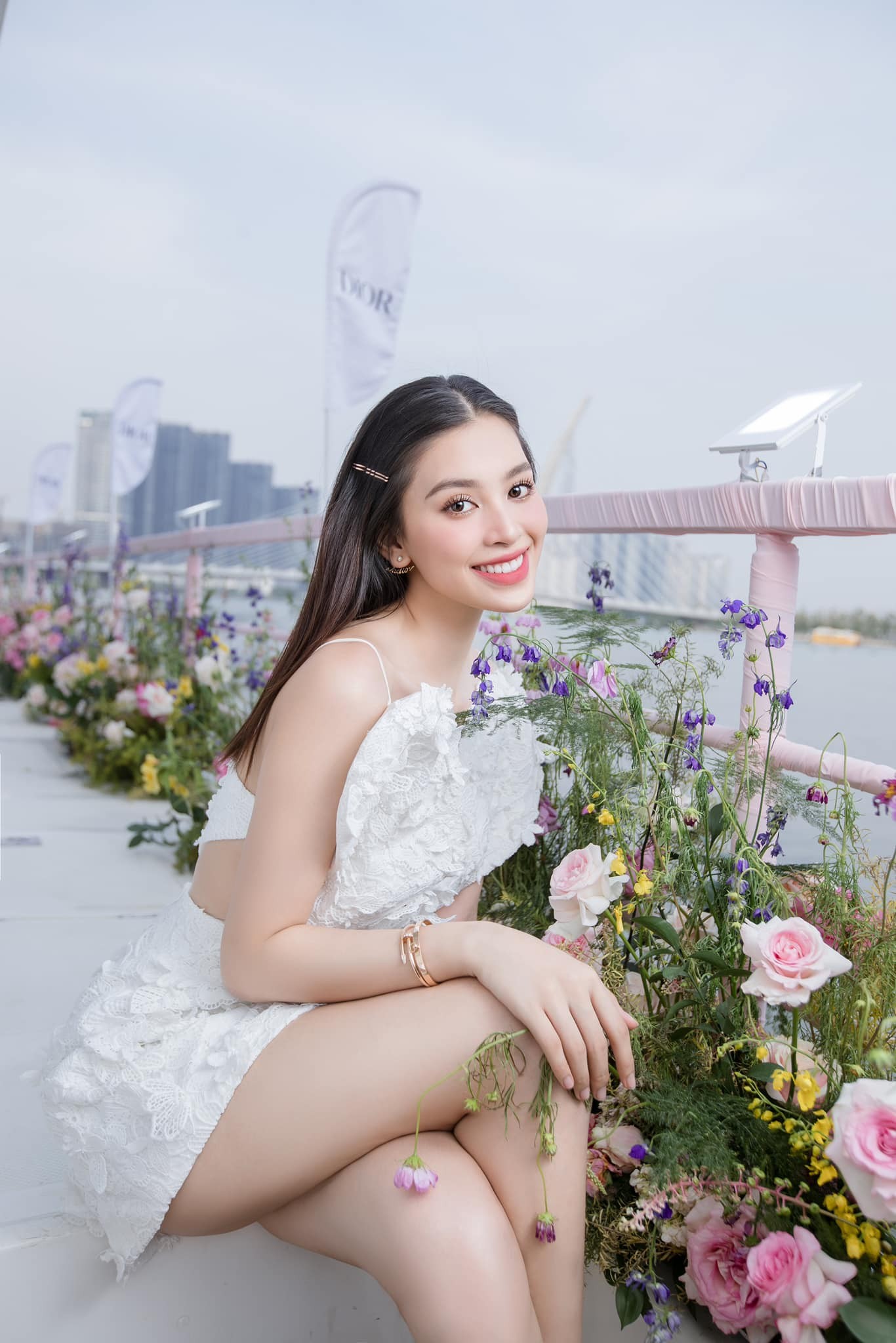 Không phải Thùy Tiên, đây là nàng hậu được 'bà trùm hoa hậu' khen ngợi 'mỹ nhân ngàn năm có một' 9 Không phải Thùy Tiên, đây là nàng hậu được 'bà trùm hoa hậu' khen ngợi 'mỹ nhân ngàn năm có một' 9
