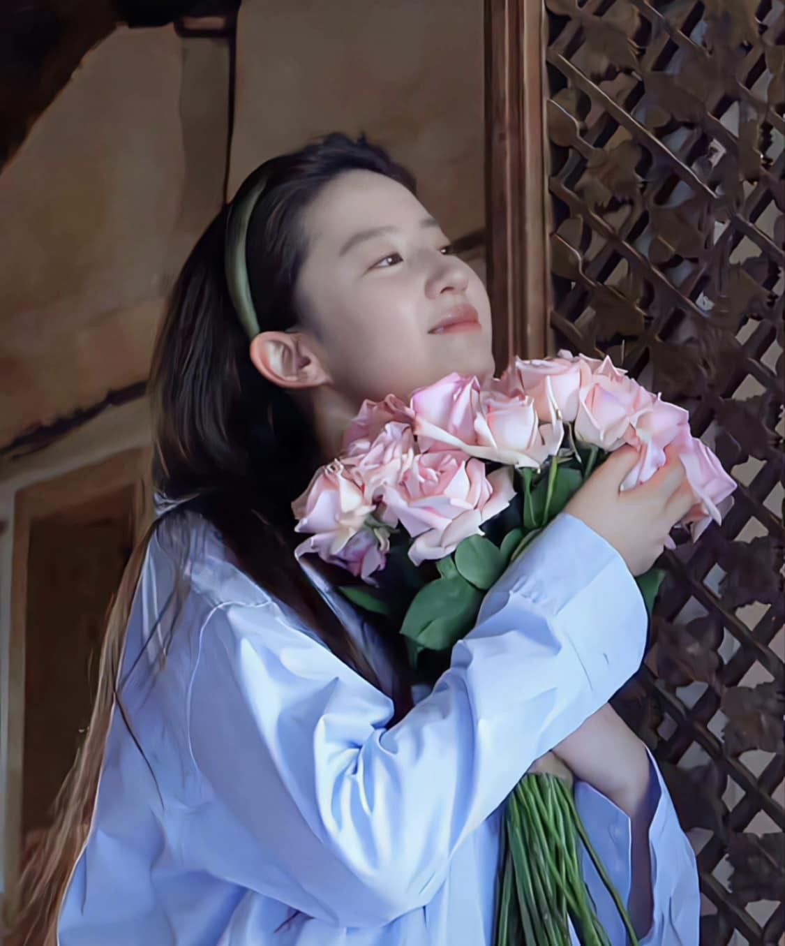 Sau Việt 'đu trend' Lưu Diệc Phi: Thùy Tiên - Hòa Minzy đẹp mê hồn, Phương Nhi được báo Trung khen ngợi 1 Sau Việt 'đu trend' Lưu Diệc Phi: Thùy Tiên - Hòa Minzy đẹp mê hồn, Phương Nhi được báo Trung khen ngợi 1