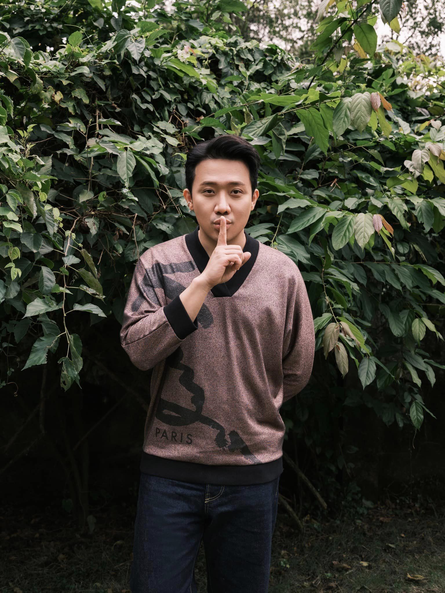 Trấn Thành diện vest cởi khuy hờ hững, phản ứng của dân mạng mới gây chú ý 5 Trấn Thành diện vest cởi khuy hờ hững, phản ứng của dân mạng mới gây chú ý 5