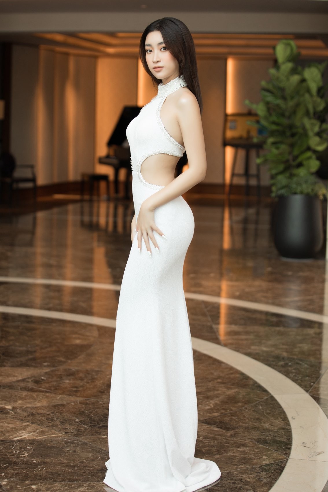 Đỗ Mỹ Linh dạo gần đây 'kết thân' với đồ rộng: Dân mạng chắc nịch 1 điều! 8 Đỗ Mỹ Linh dạo gần đây 'kết thân' với đồ rộng: Dân mạng chắc nịch 1 điều! 8