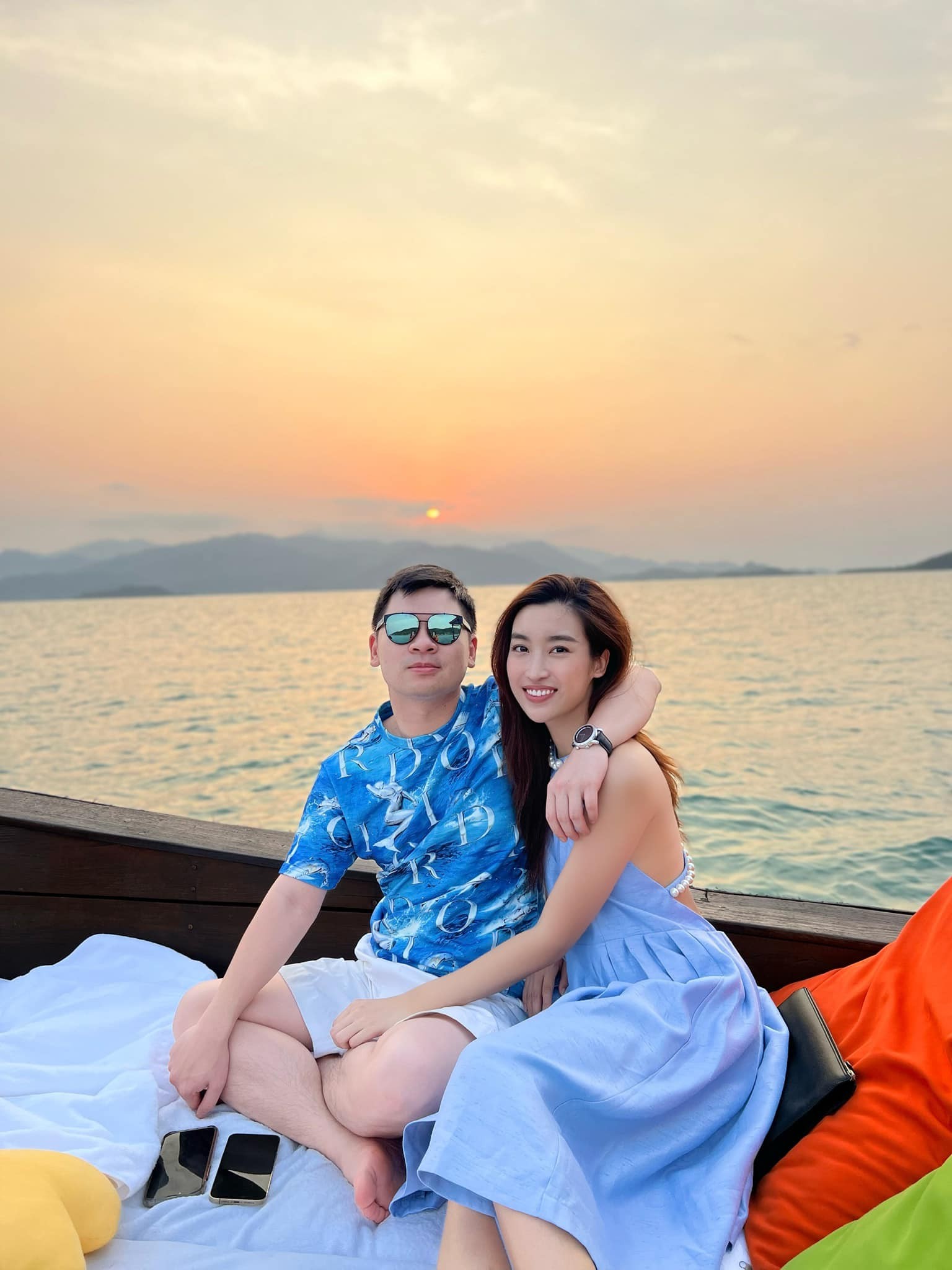Đỗ Mỹ Linh dạo gần đây 'kết thân' với đồ rộng: Dân mạng chắc nịch 1 điều! 6 Đỗ Mỹ Linh dạo gần đây 'kết thân' với đồ rộng: Dân mạng chắc nịch 1 điều! 6