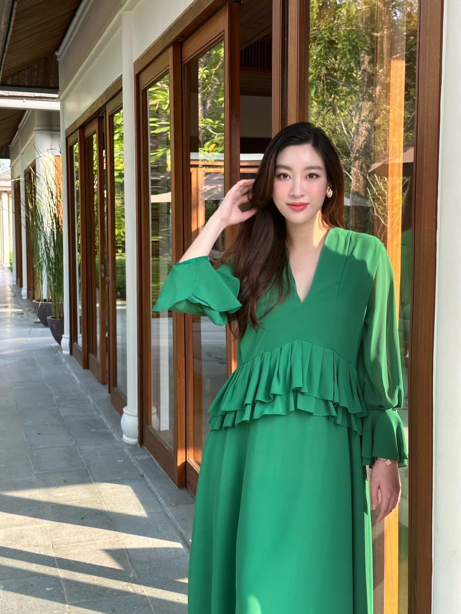 Đỗ Mỹ Linh dạo gần đây 'kết thân' với đồ rộng: Dân mạng chắc nịch 1 điều! 4 Đỗ Mỹ Linh dạo gần đây 'kết thân' với đồ rộng: Dân mạng chắc nịch 1 điều! 4