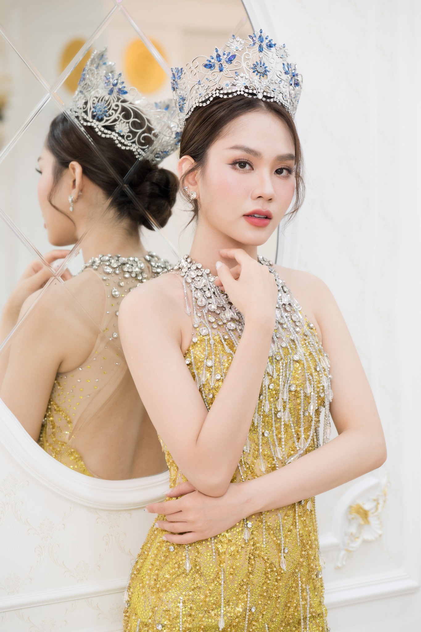 Chiêm ngưỡng nhan sắc đẹp tựa nữ thần của tân Miss World Ấn Độ: Mai Phương nay có đối thủ - Ảnh 4
