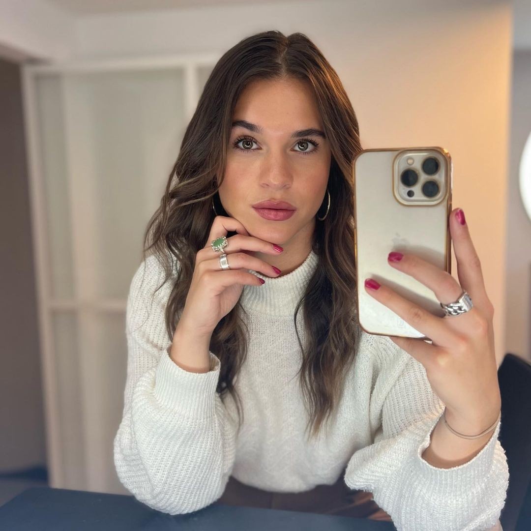 1 Hoa hậu bị fan sắc đẹp đòi tước danh hiệu, lý do gây bùng nổ tranh cãi  - Ảnh 2