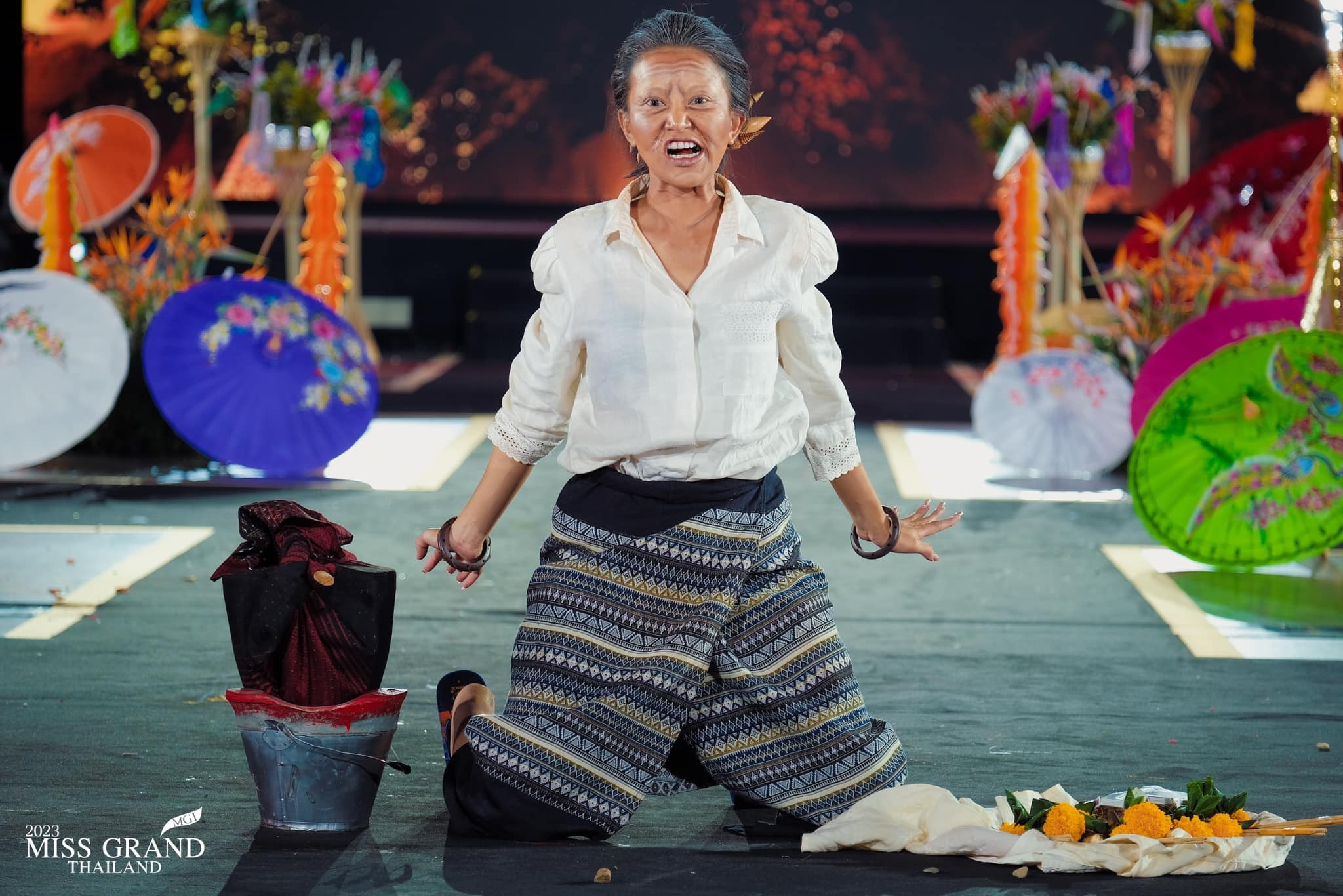 Trang phục độc lạ của thí sinh Miss Grand Thailand 2023: Hết hở bạo, nay hóa chó bông - Ảnh 4