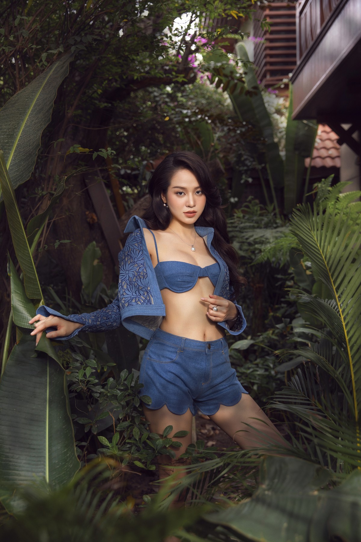 Mỹ nhân Việt lăng xê mốt áo bra top: Thùy Tiên - Thanh Thủy kém Ngọc Trinh - Thảo Nhi Lê về độ bạo 2 Mỹ nhân Việt lăng xê mốt áo bra top: Thùy Tiên - Thanh Thủy kém Ngọc Trinh - Thảo Nhi Lê về độ bạo 2