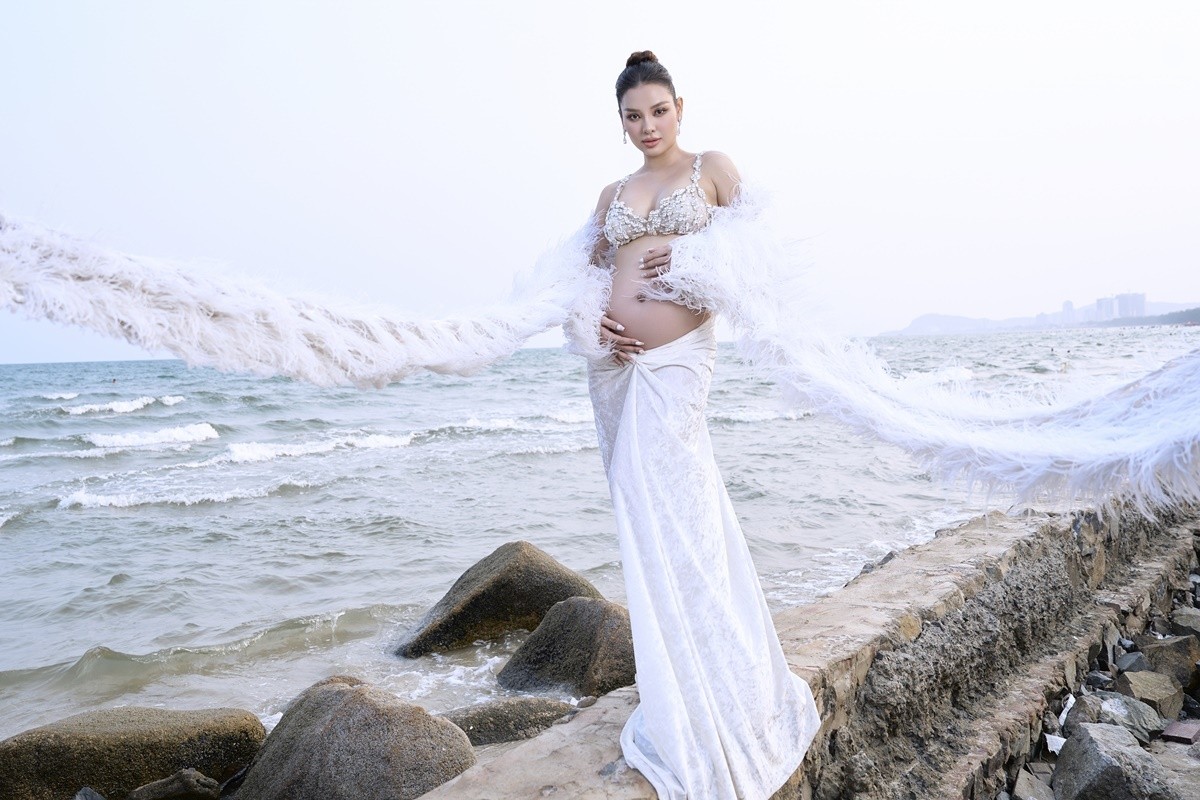 Mỹ nhân Việt lăng xê mốt áo bra top: Thùy Tiên - Thanh Thủy kém Ngọc Trinh - Thảo Nhi Lê về độ bạo 3 Mỹ nhân Việt lăng xê mốt áo bra top: Thùy Tiên - Thanh Thủy kém Ngọc Trinh - Thảo Nhi Lê về độ bạo 3