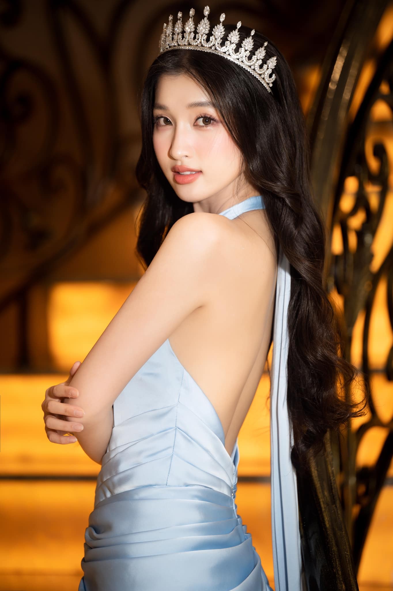 Tính cách hòa nhã giúp Phương Nhi được 'bà trùm hoa hậu' Phạm Kim Dung và dàn hậu yêu mến 