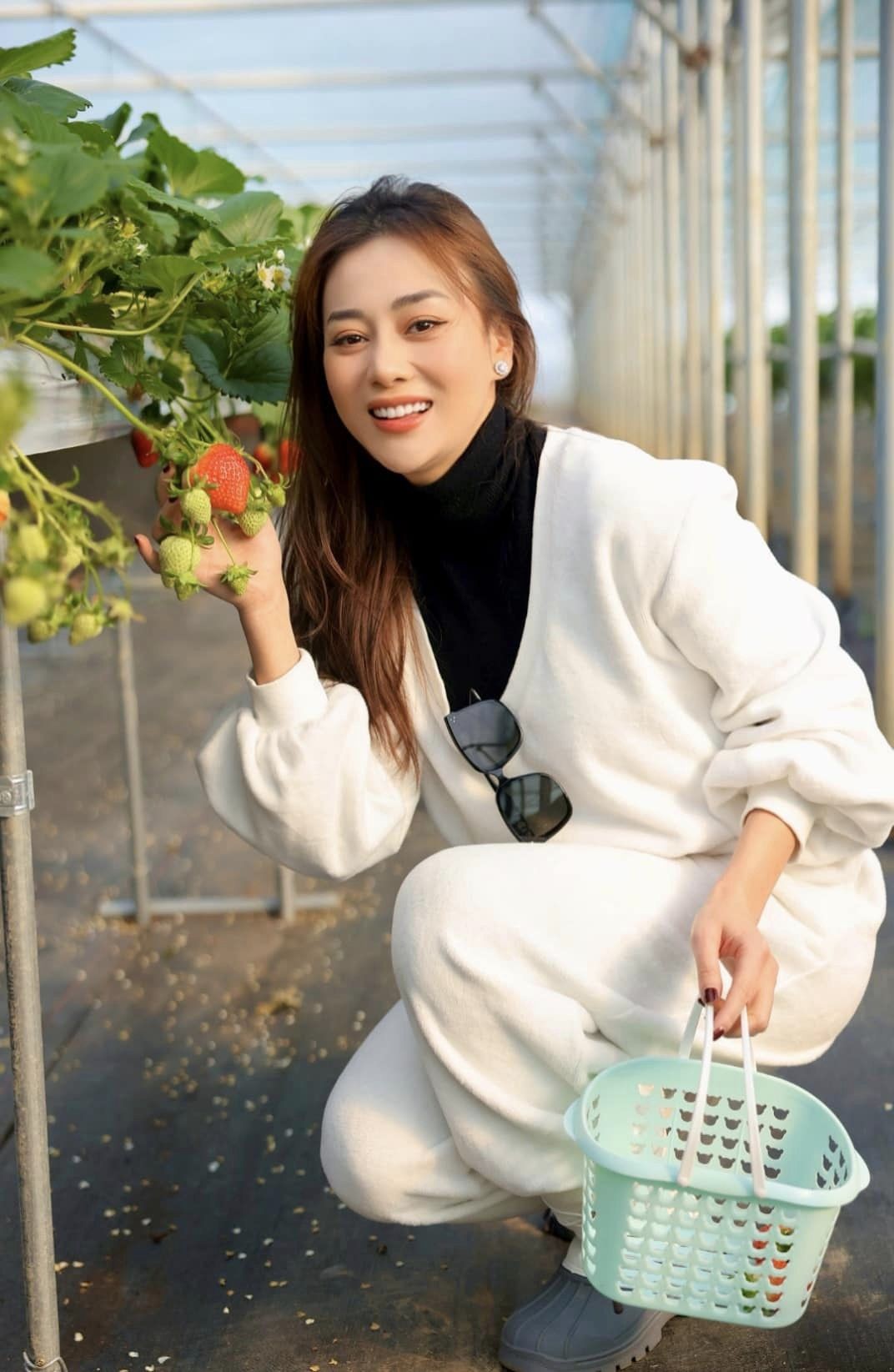 Phương Oanh tích cực đi du lịch từ Á sang Ấu